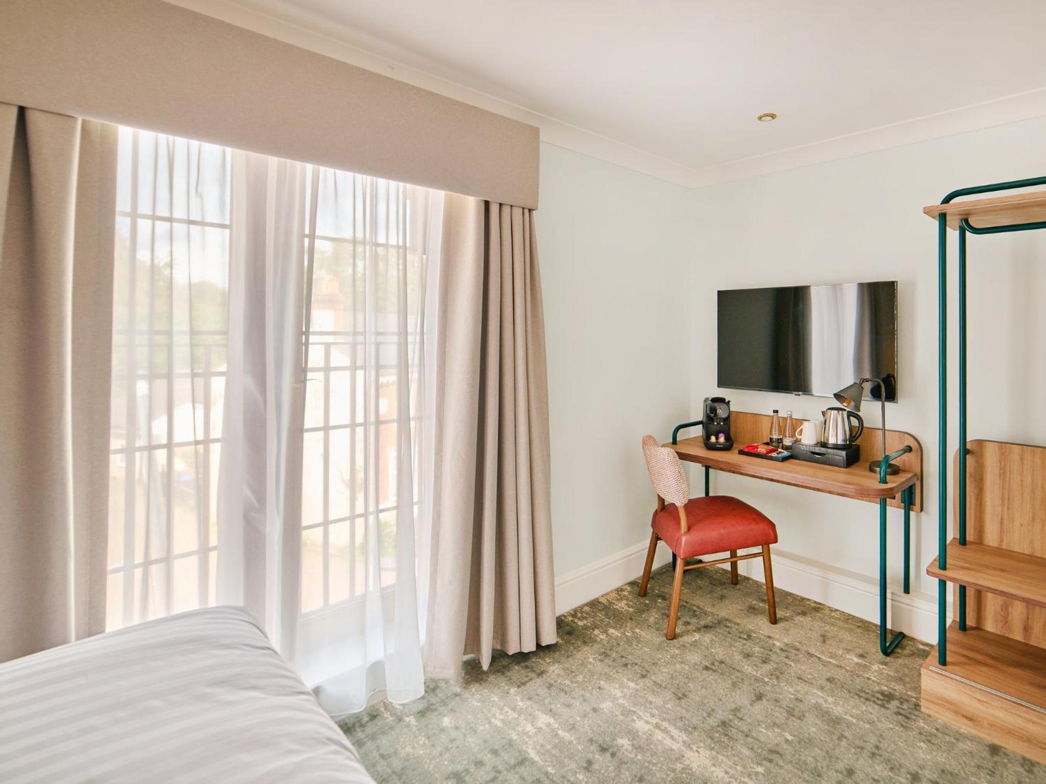 Premium Double Room - Photo 8