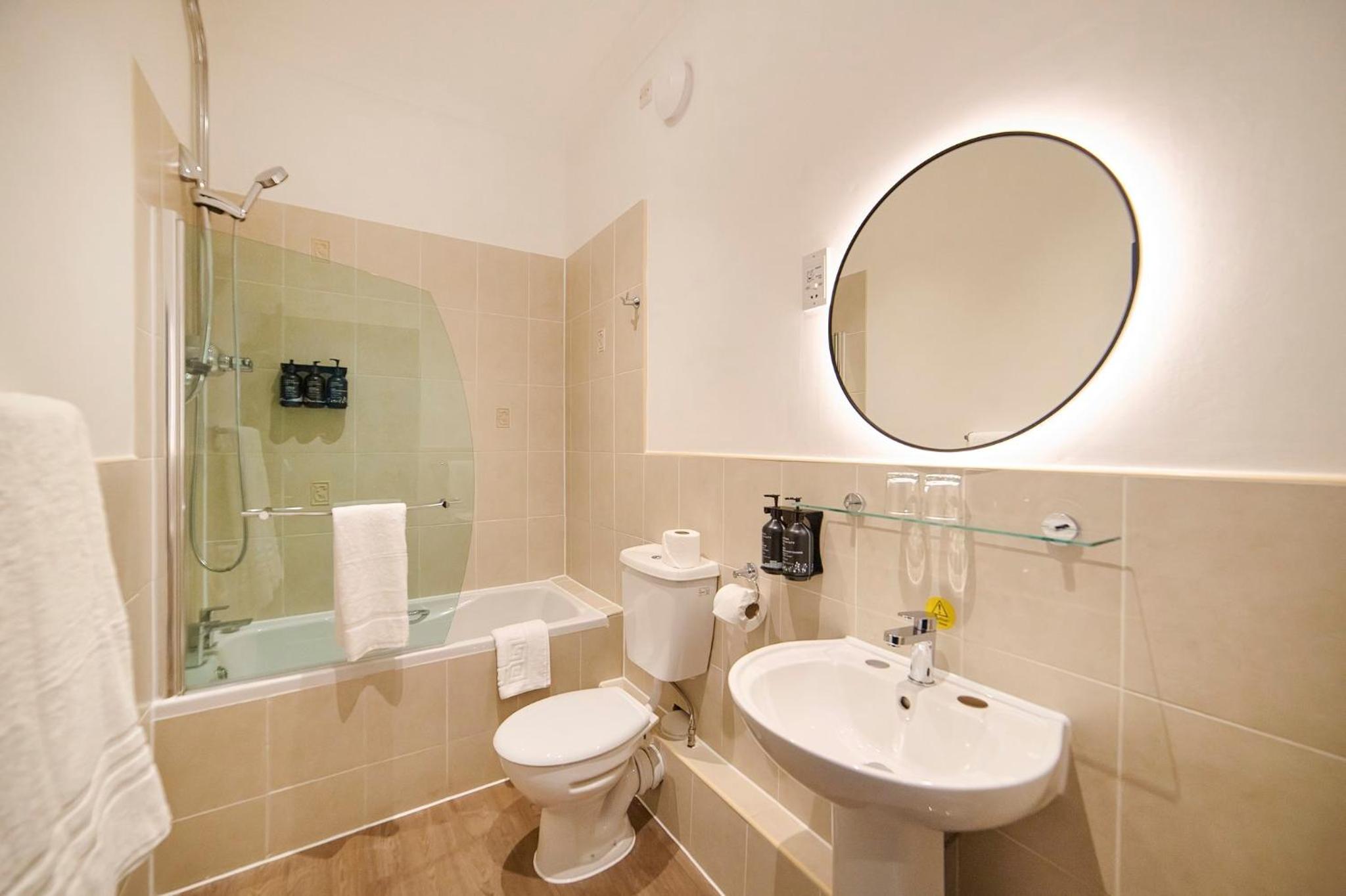 Premium Double Room - Photo 10