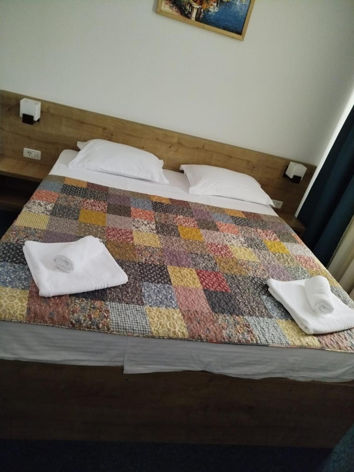Double Room - Photo 9