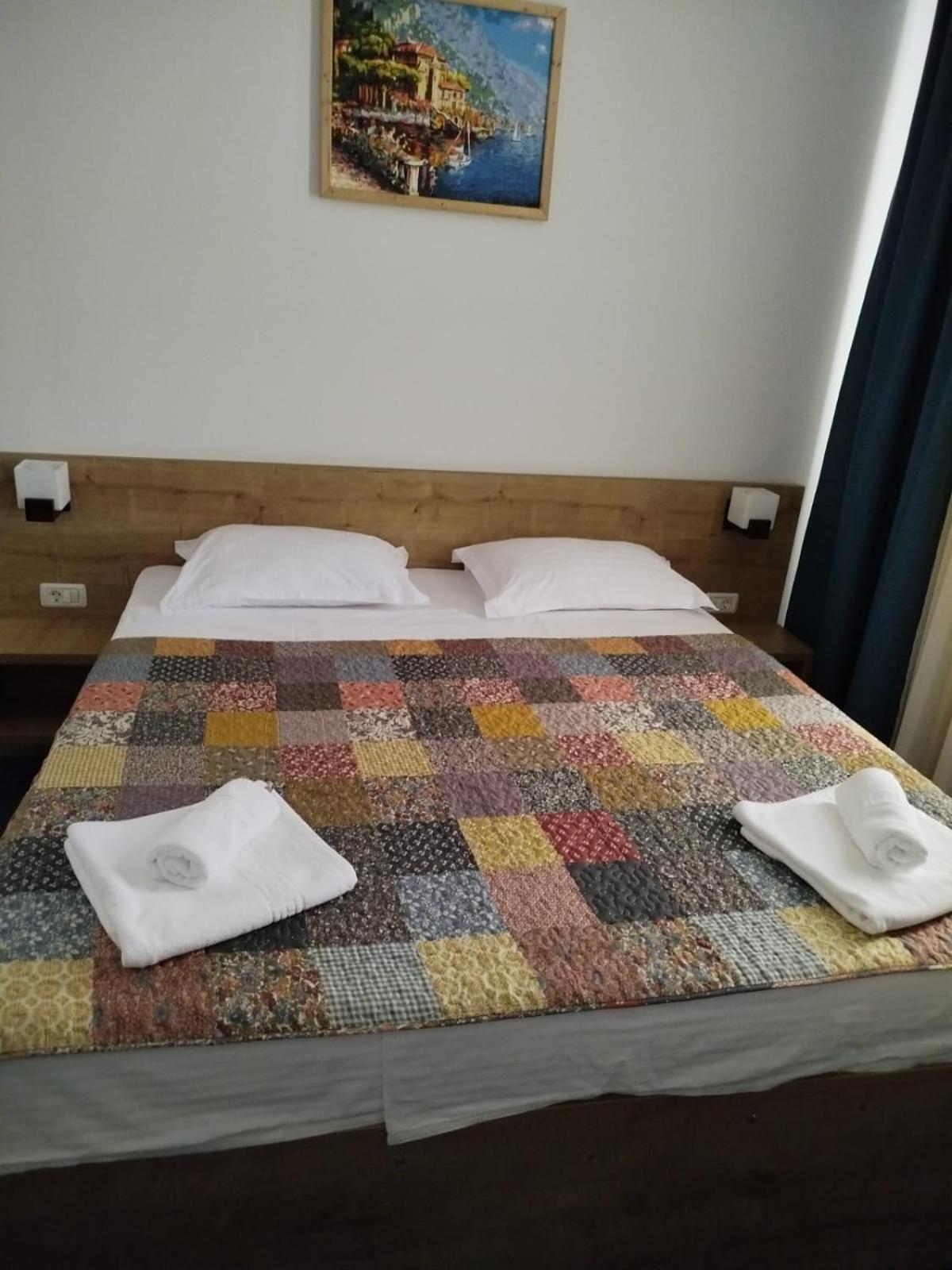 Double Room - Photo 2