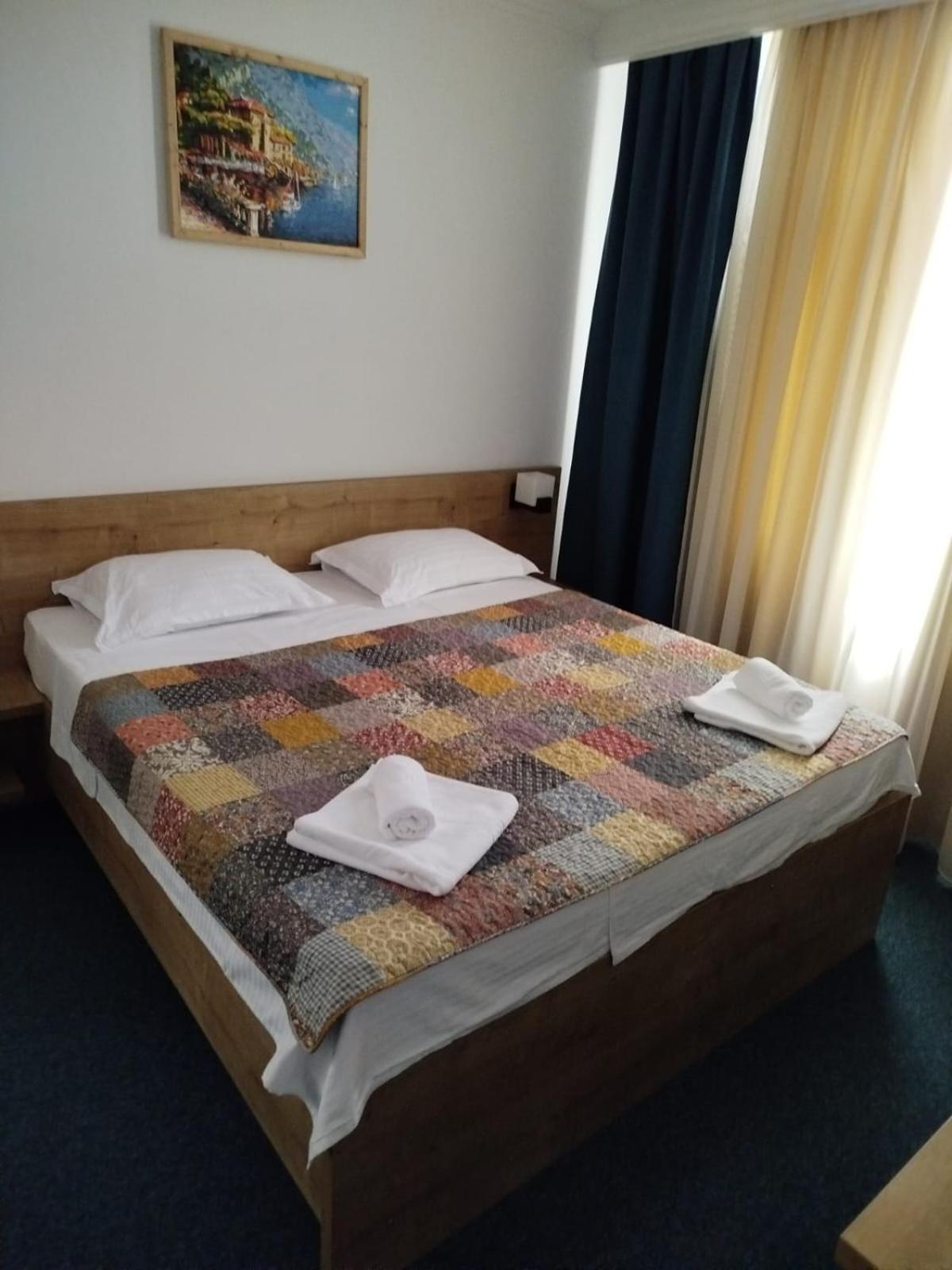 Double Room - Photo 8