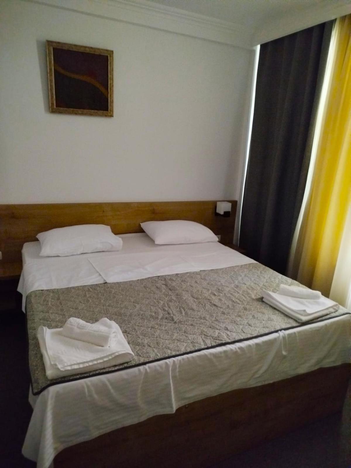 Double Room - Photo 5
