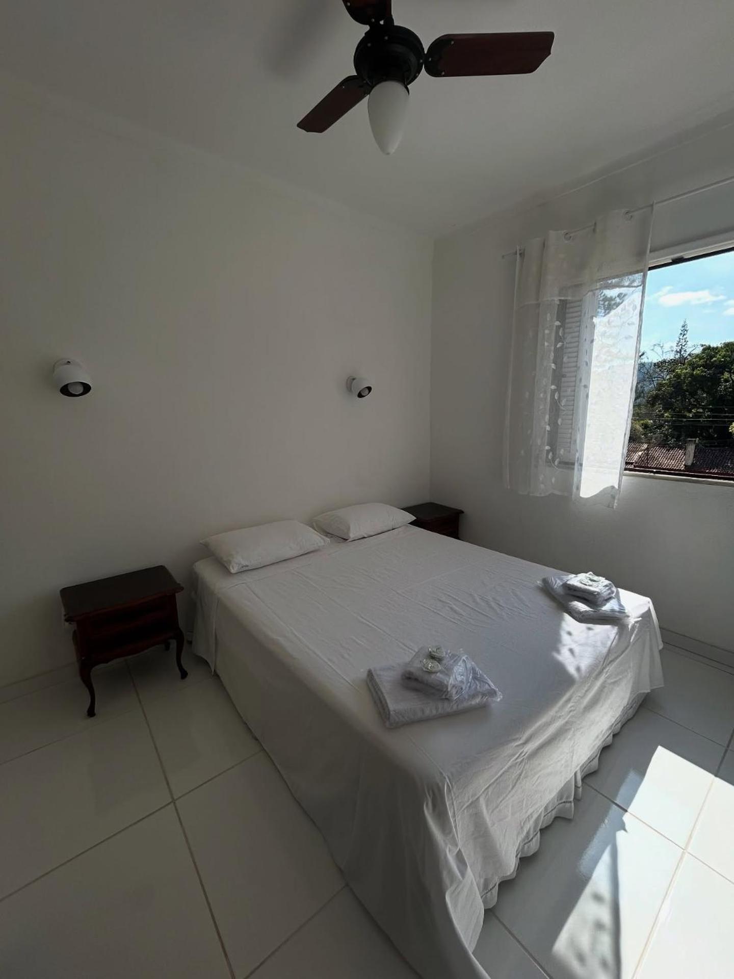 Five-Bedroom House photo 1