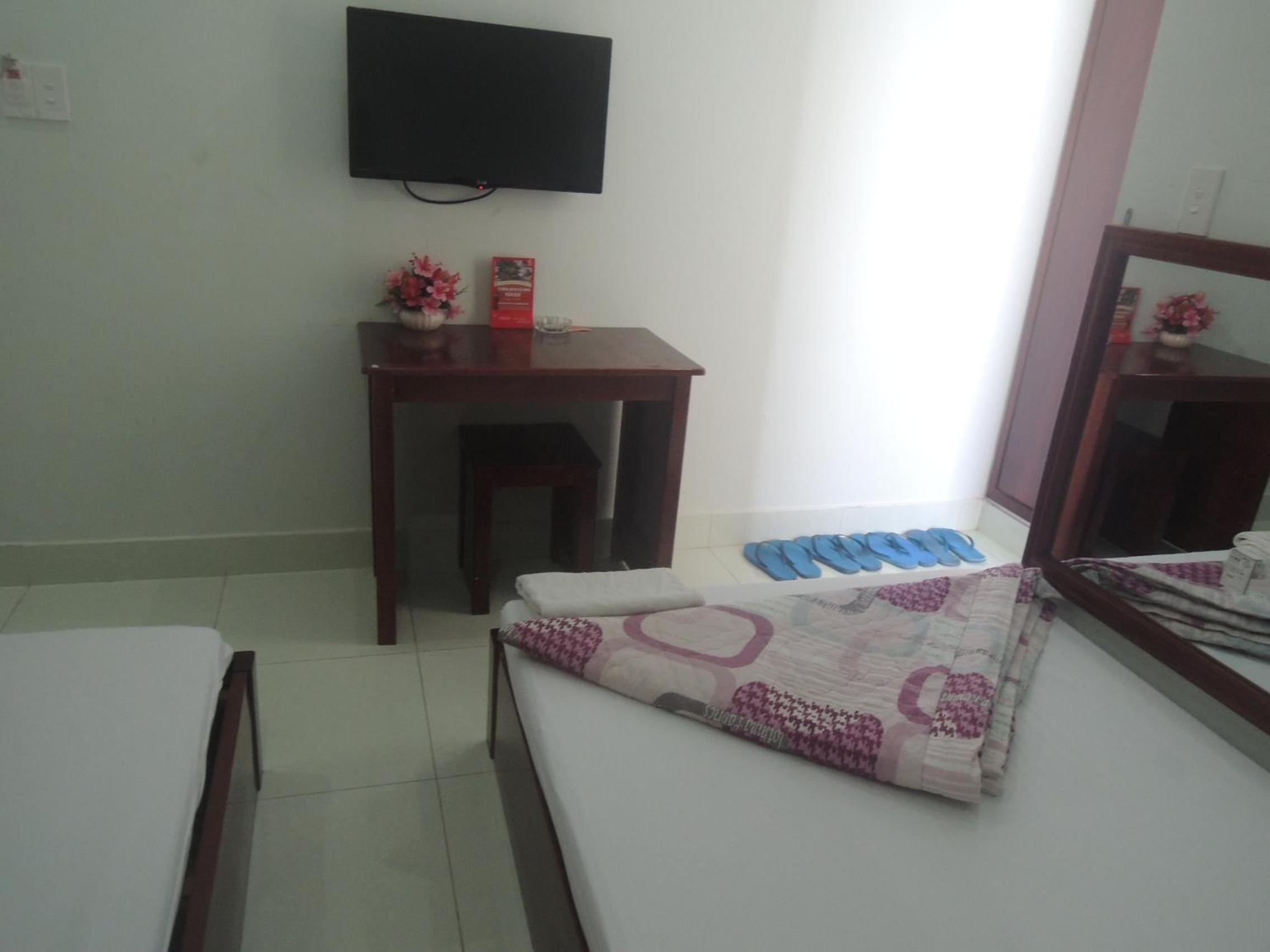 Standard Double Room - Photo 9