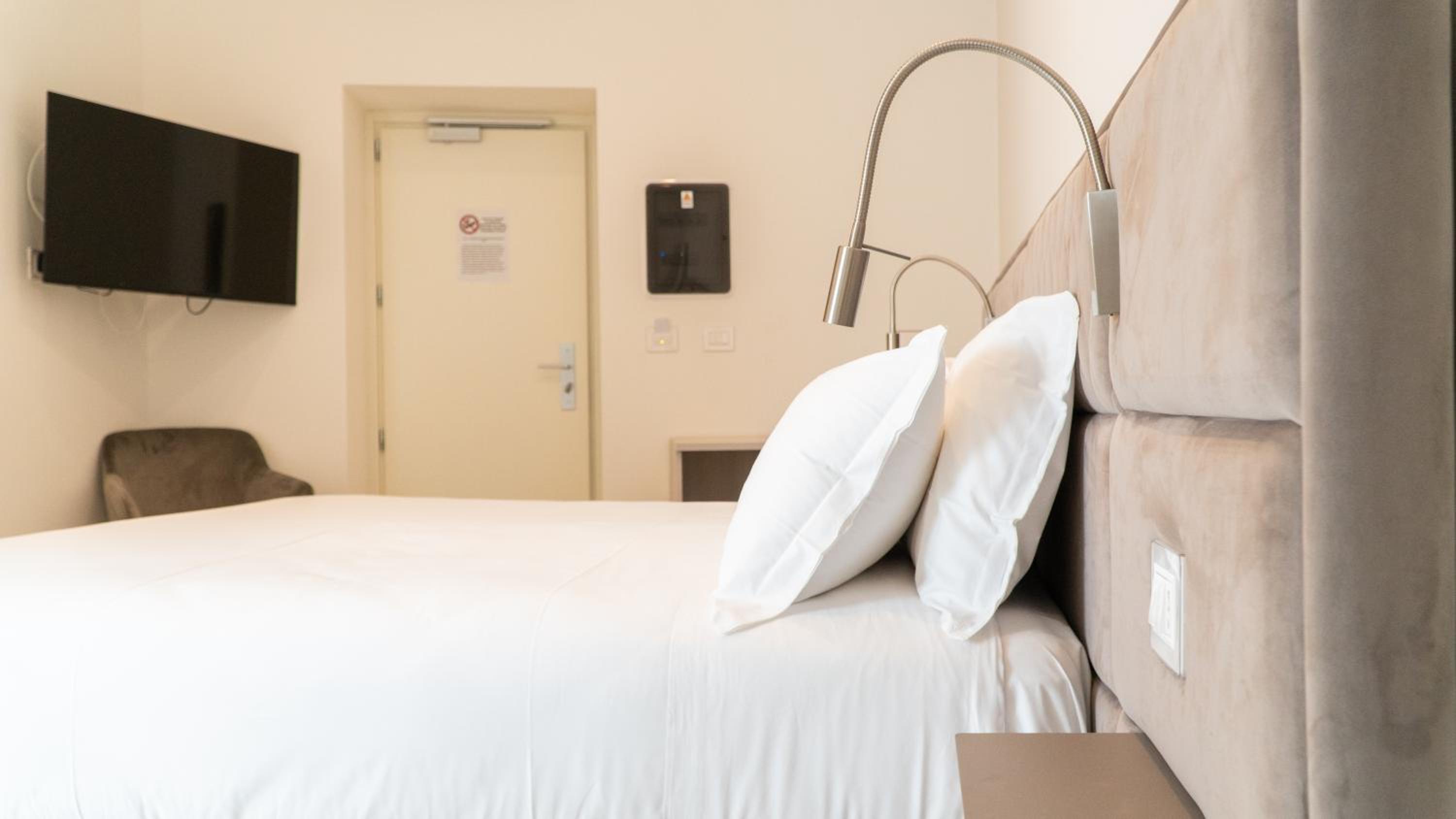 Standard Double or Twin Room photo 2