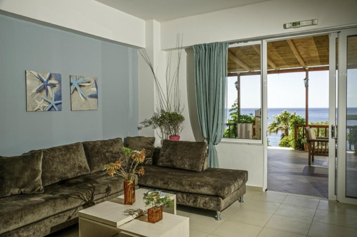 Villa - Beach Front photo 1