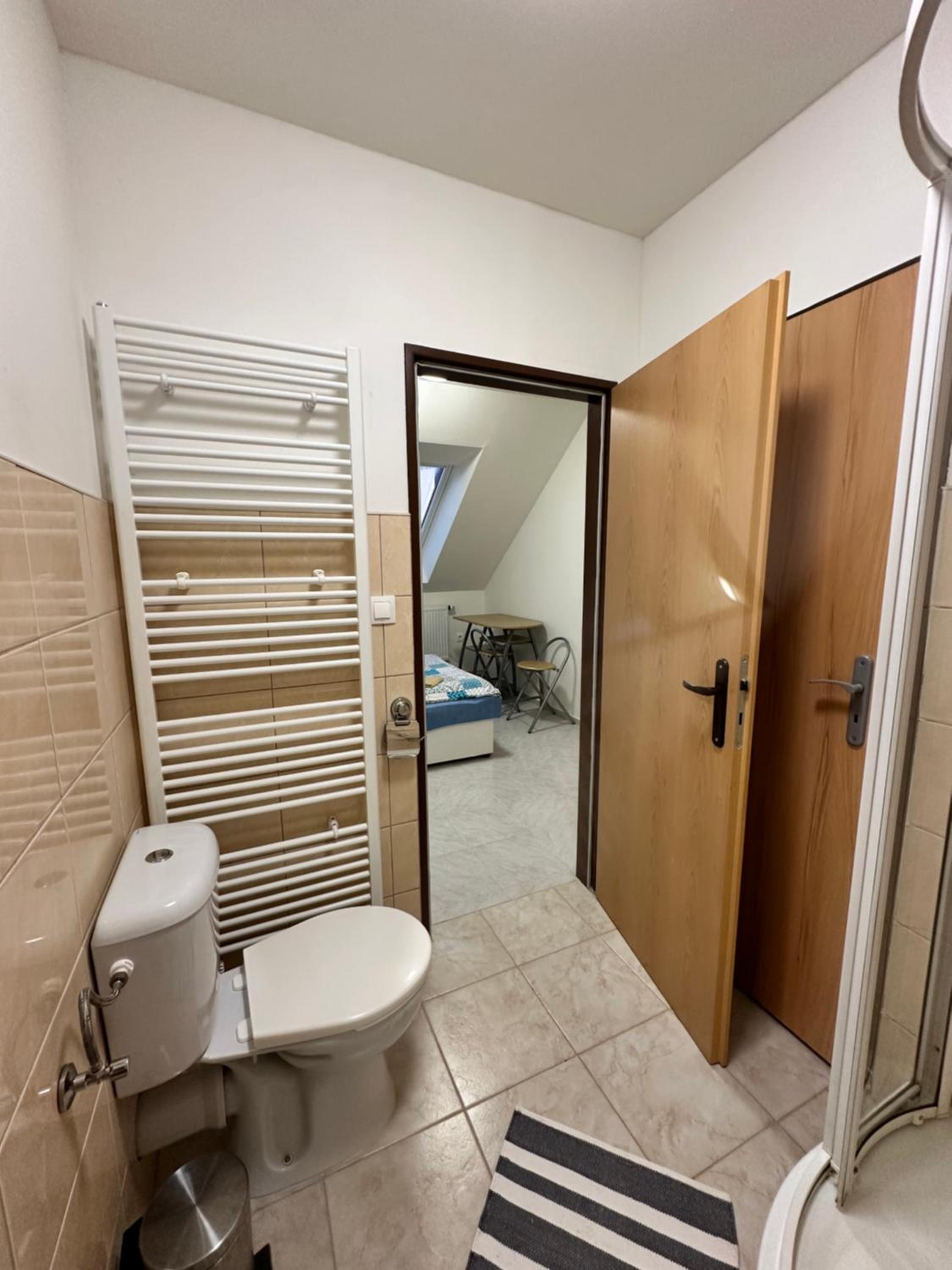 Family Room with Private Bathroom photo 1