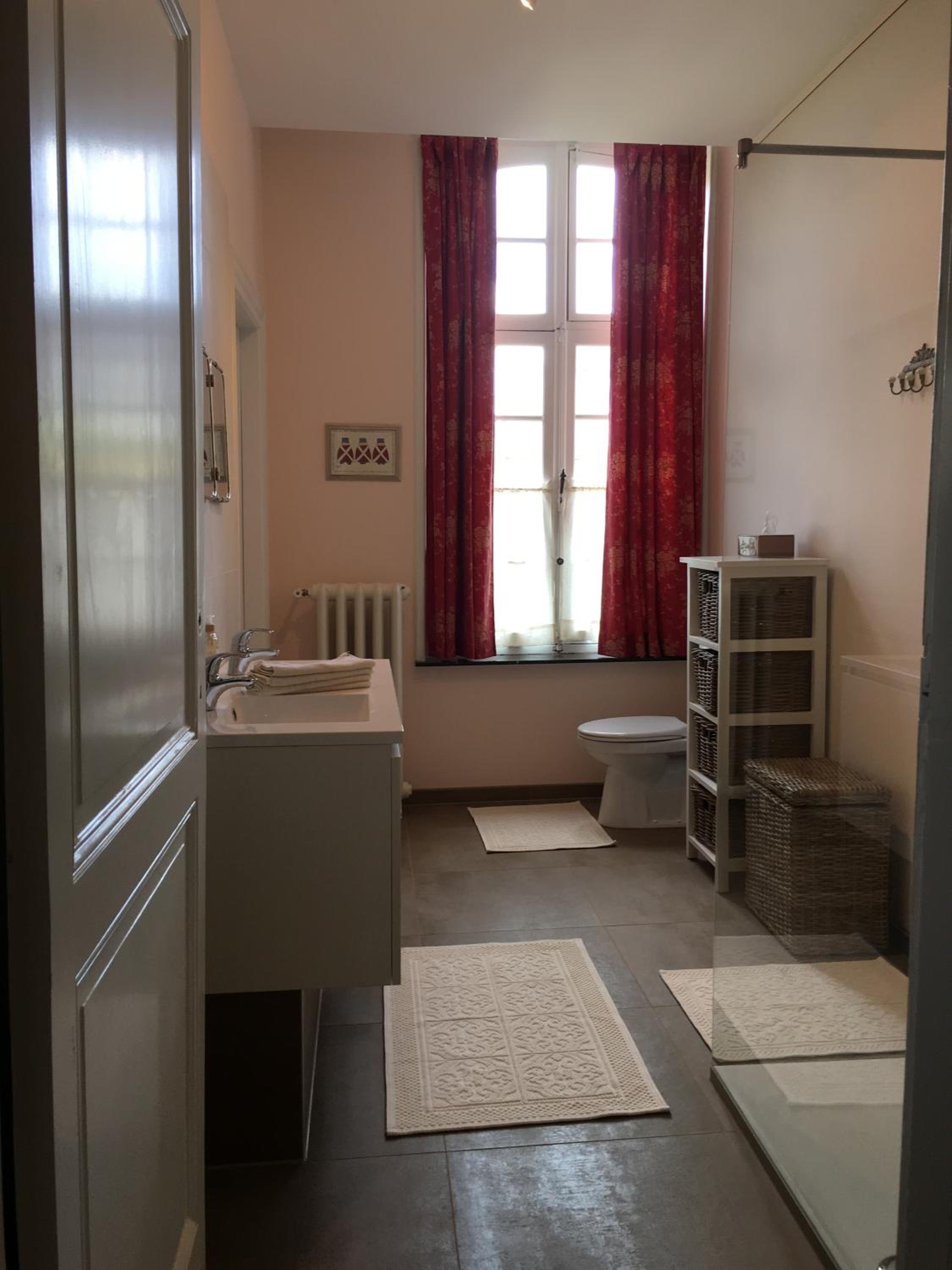 One-Bedroom Apartment with Garden View photo 3