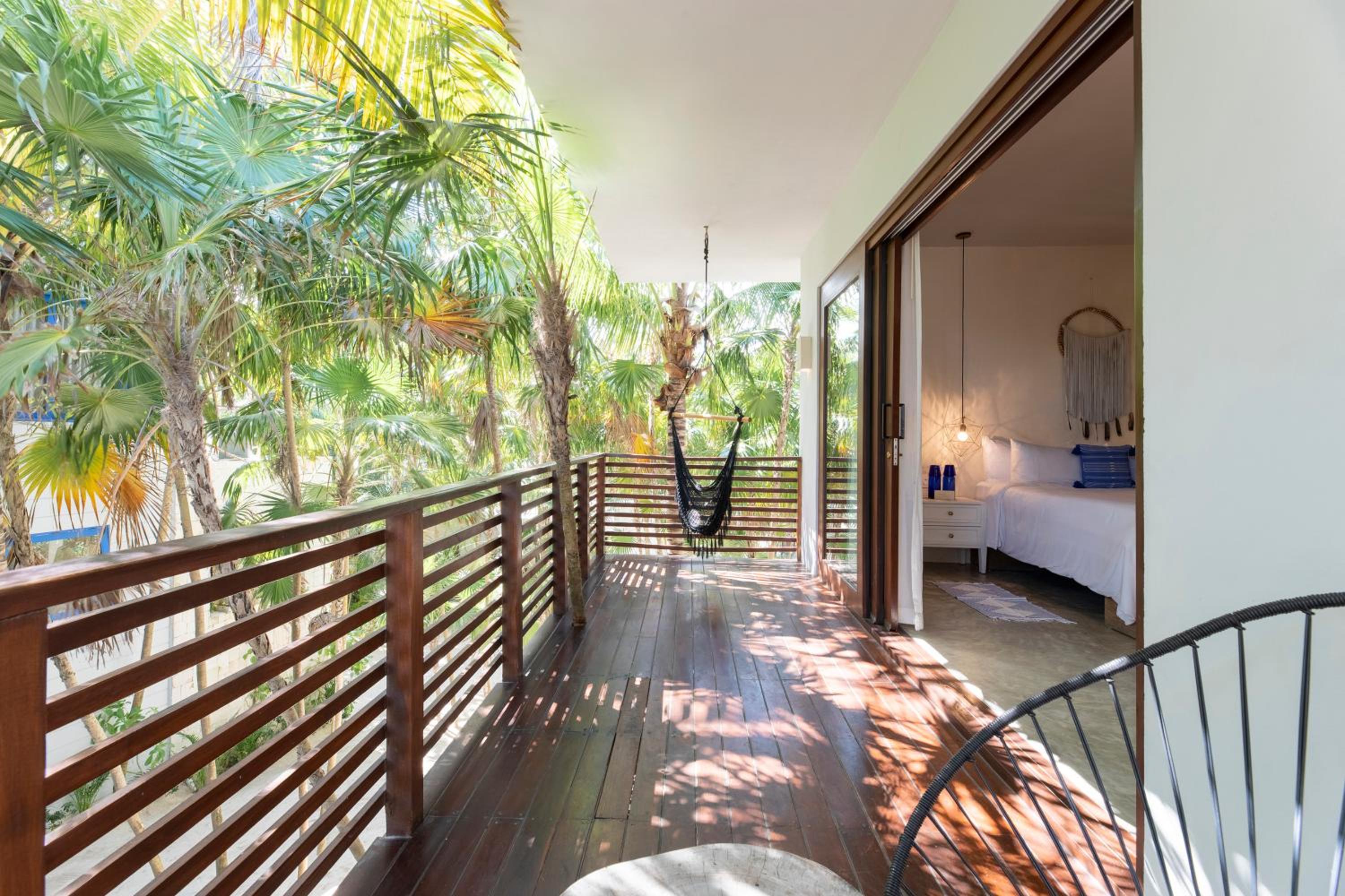 Upper Level Beach Side Suite