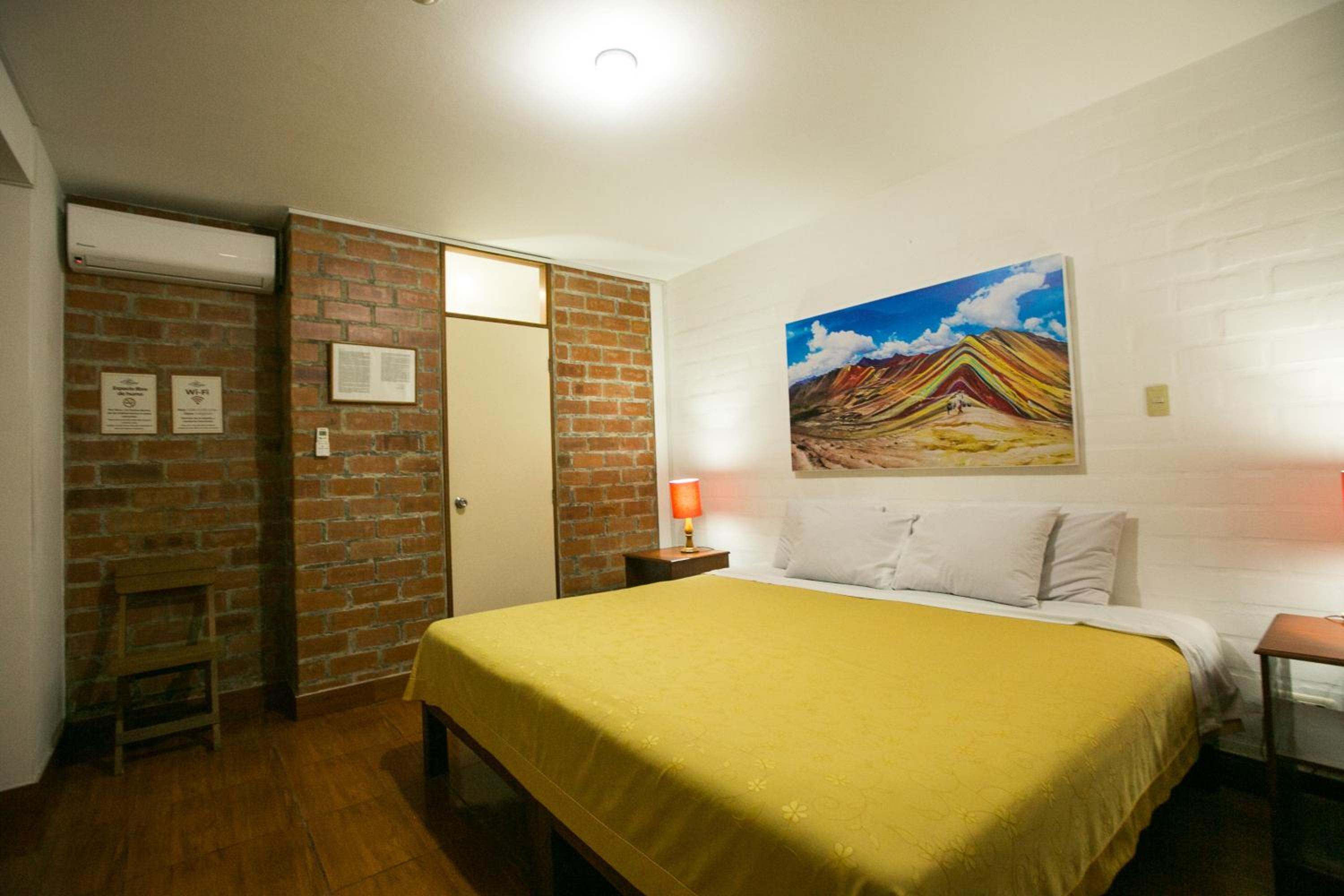 Deluxe King Room photo 1
