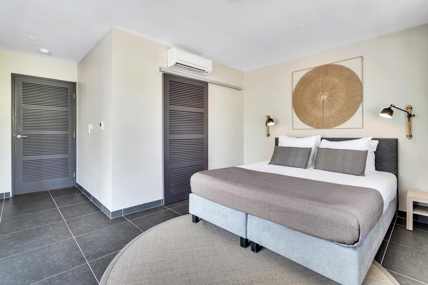 Two-Bedroom Apartment with Two King Beds