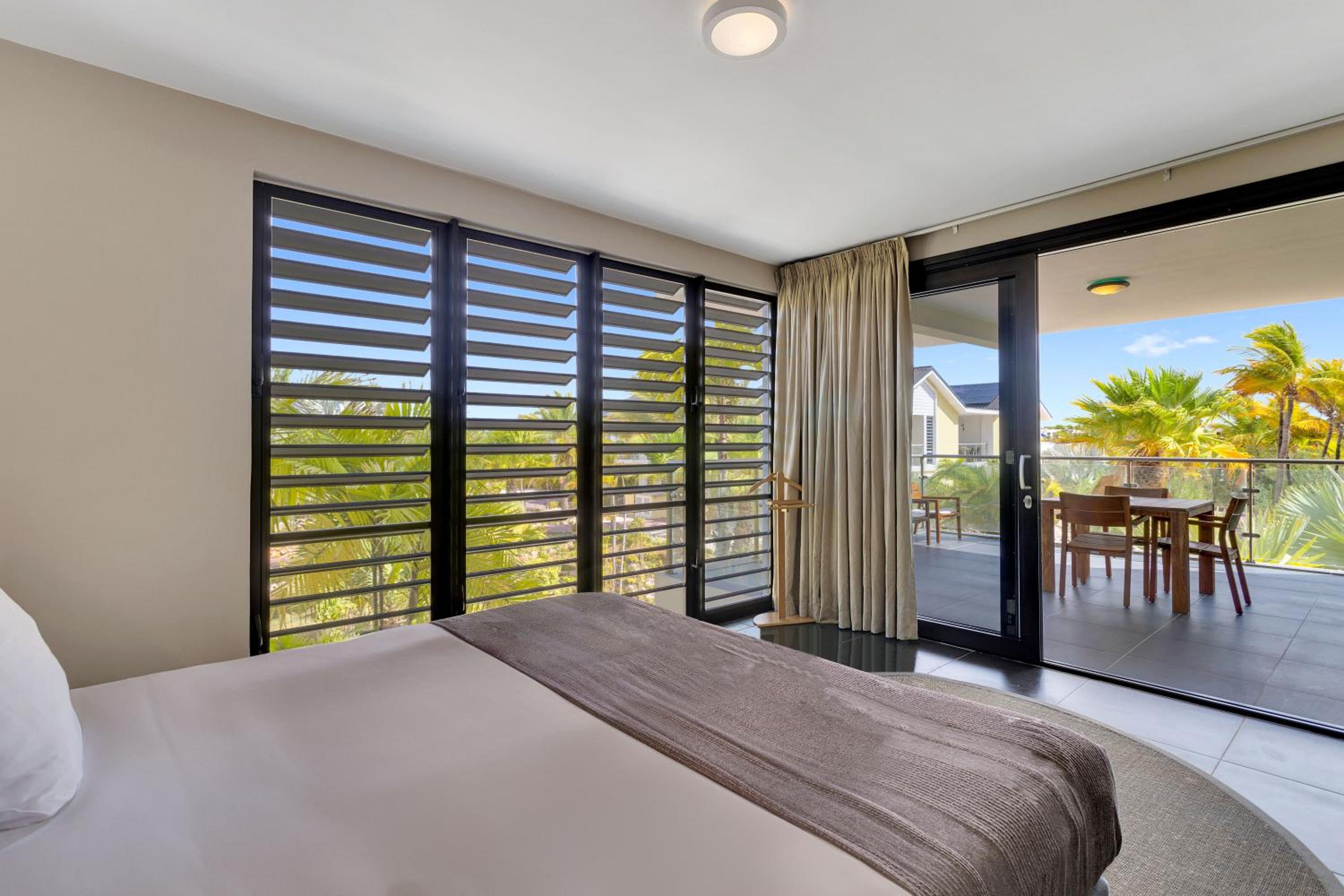 Two-Bedroom Apartment with Two King Beds - Ocean View