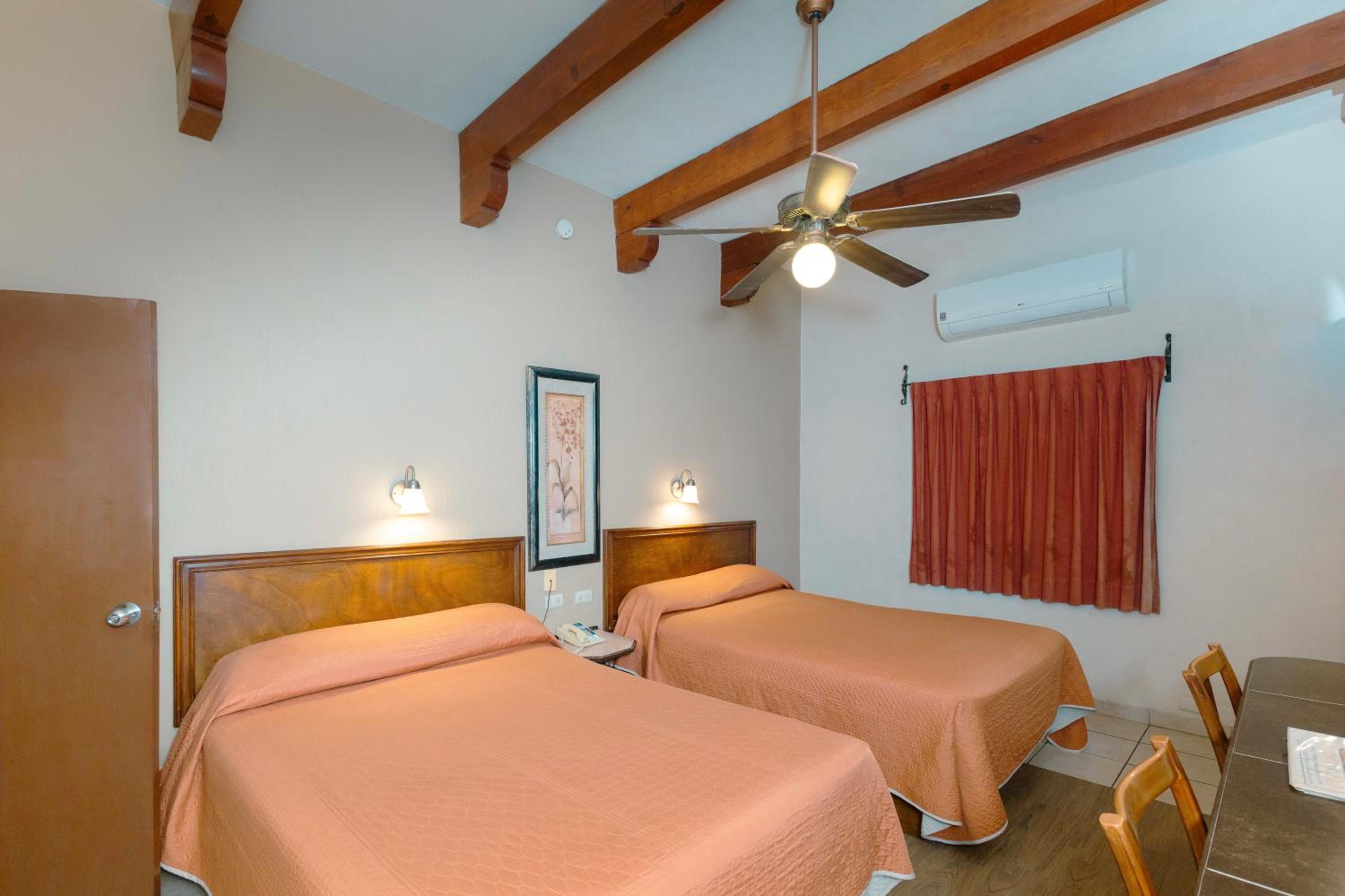 Double Room - Photo 1
