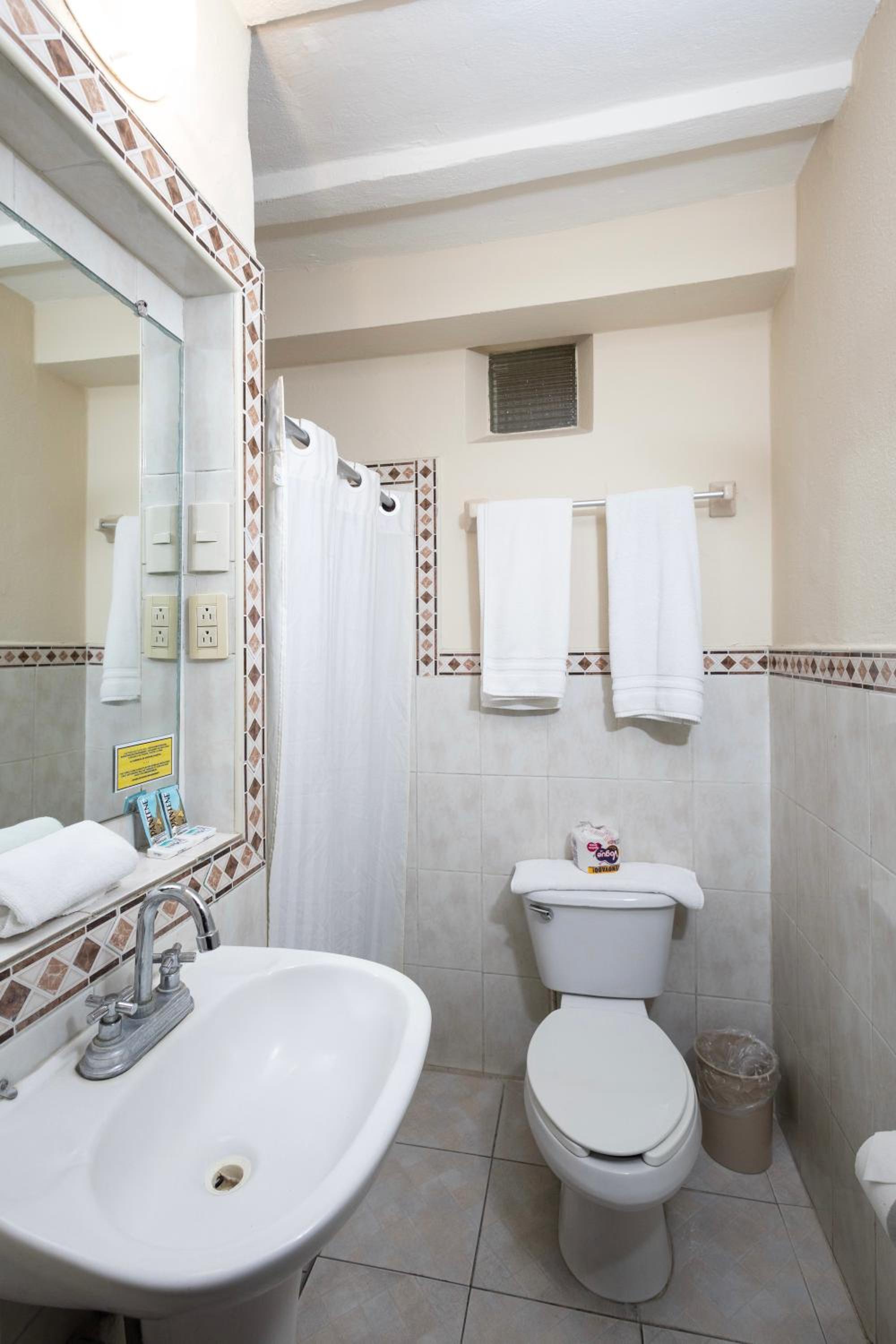 Double Room - Photo 4