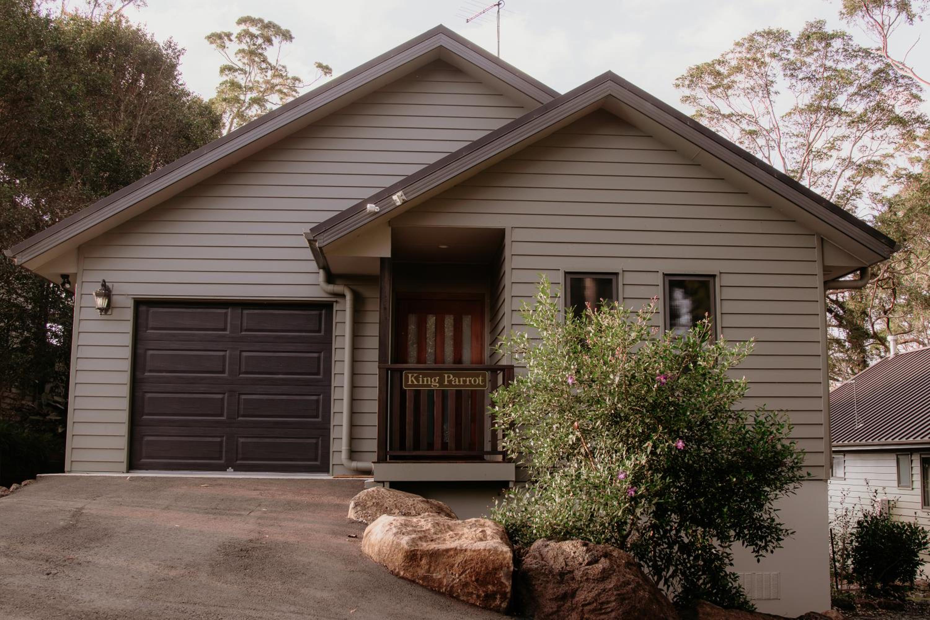 King Parrot Lodge