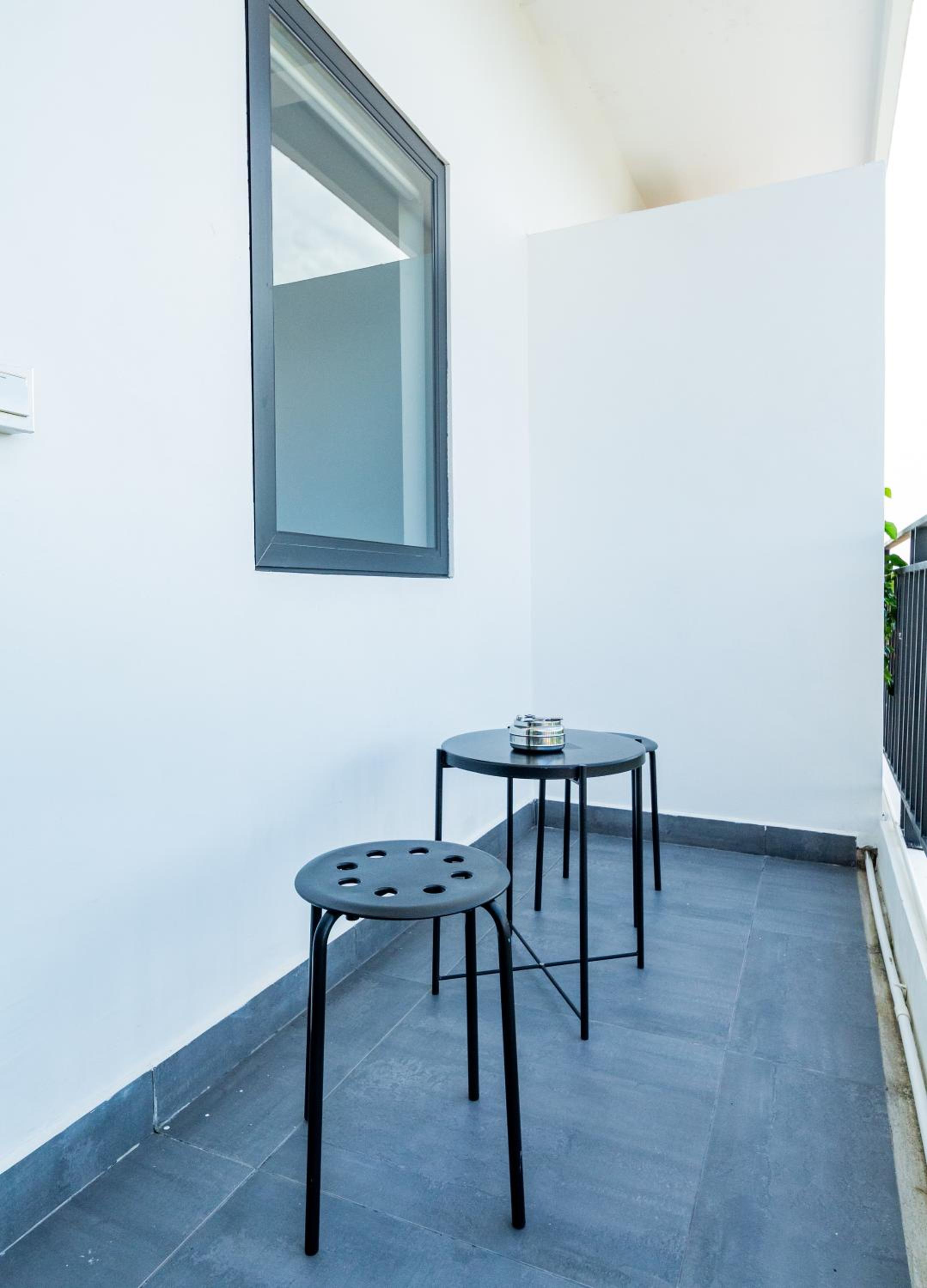 Double Room with Balcony - Photo 6