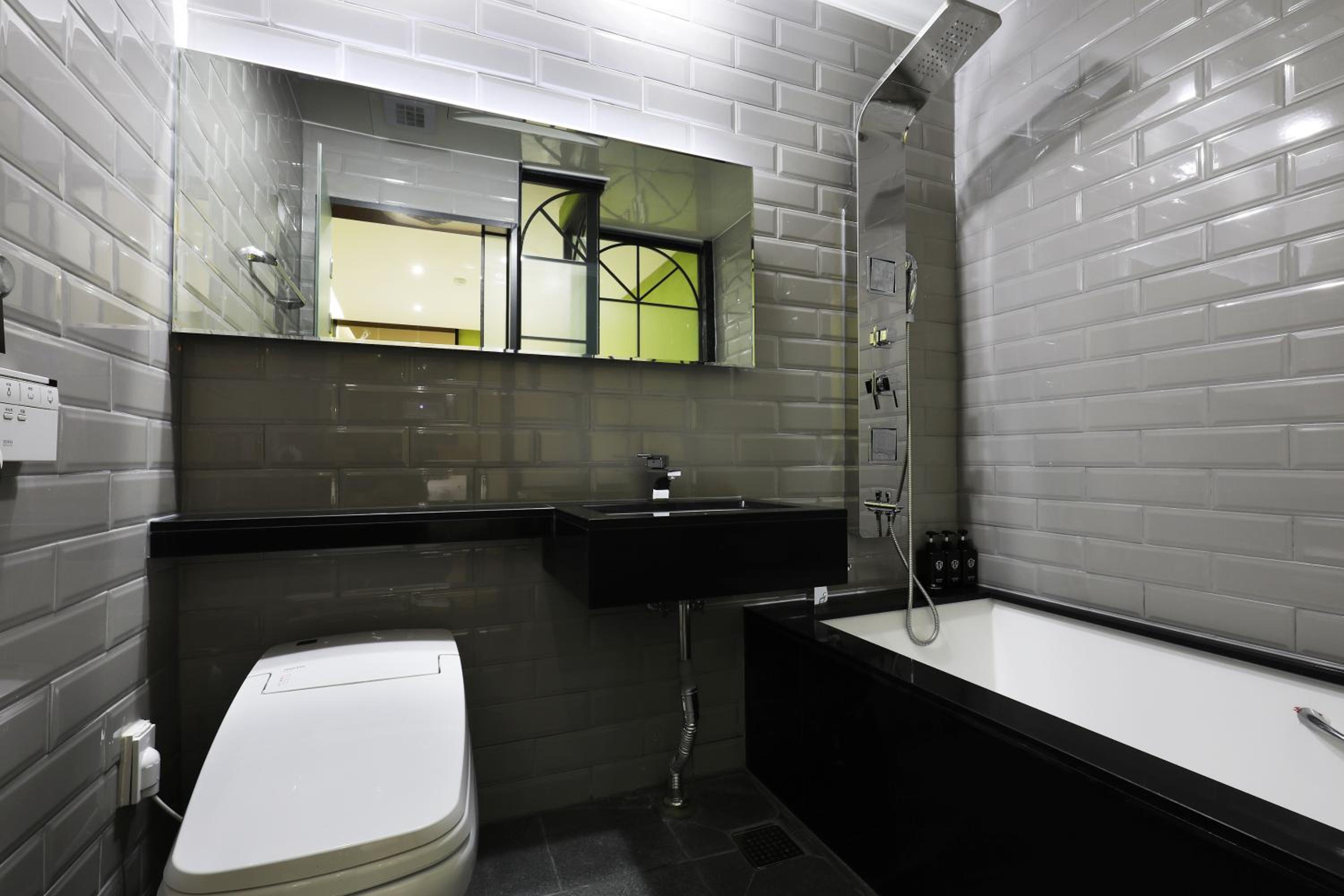 Standard Twin Room - Photo 2