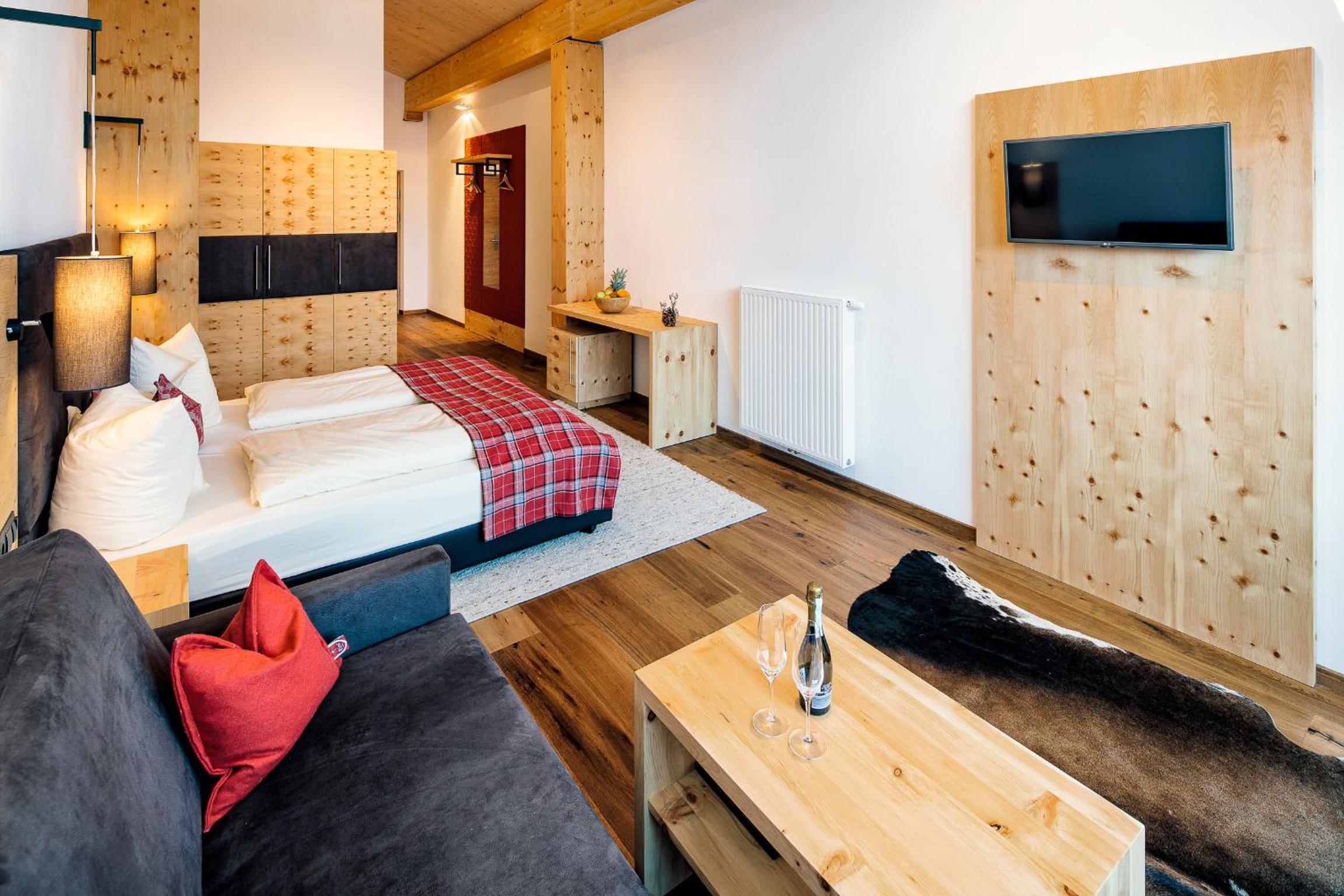 Deluxe Double or Twin Room - Photo 3