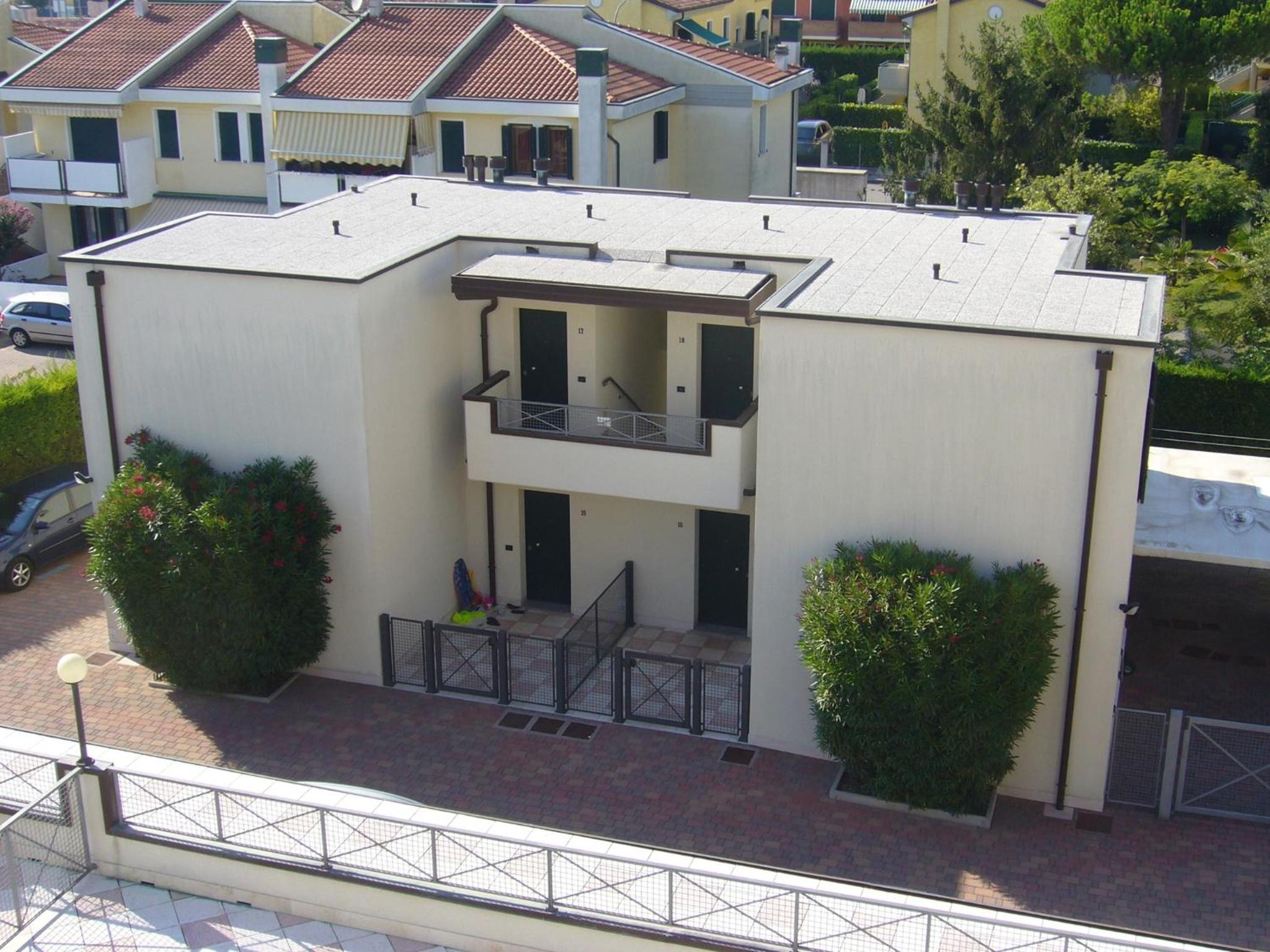 Apartment with Balcony photo 3
