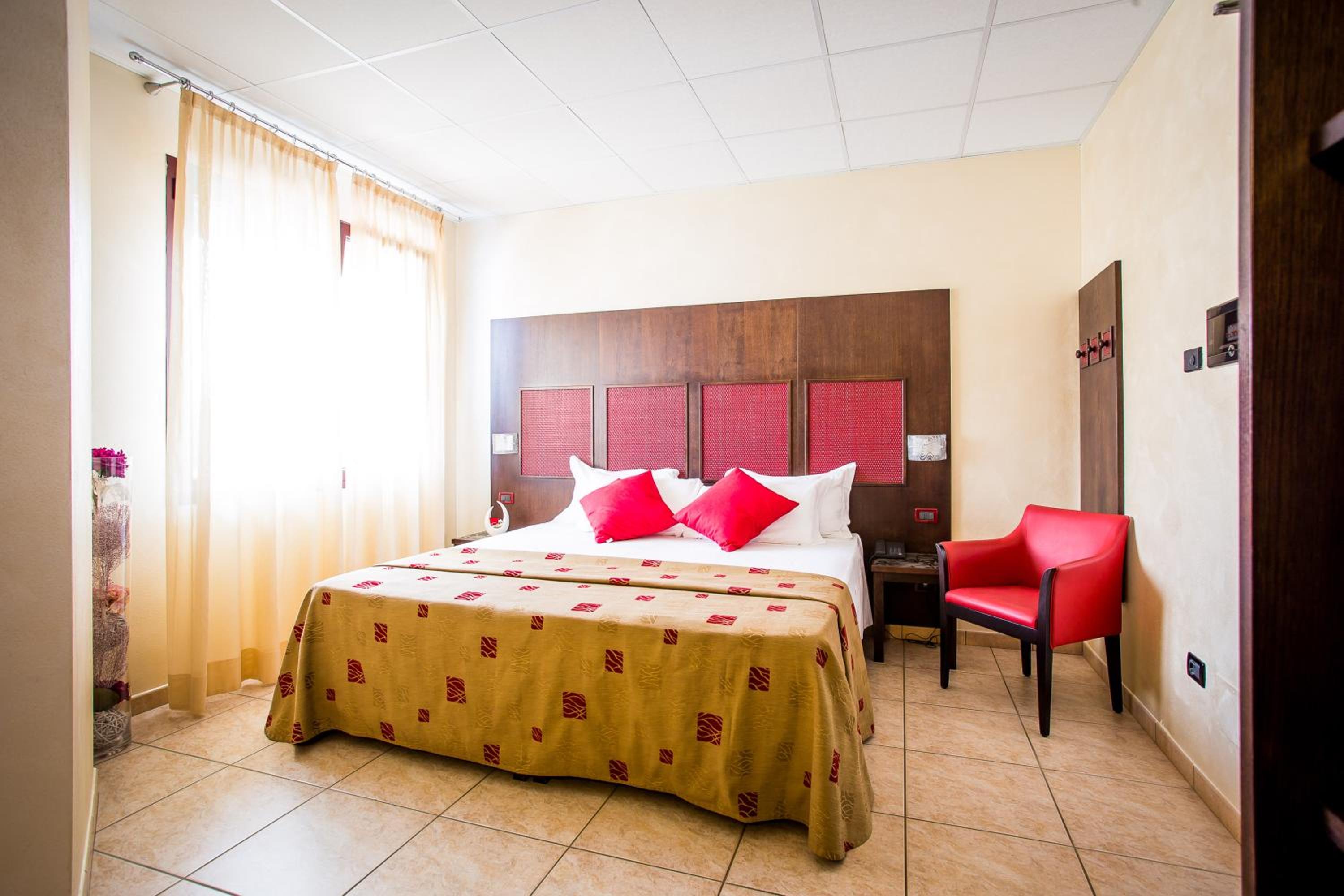 Deluxe Double or Twin Room - Photo 1