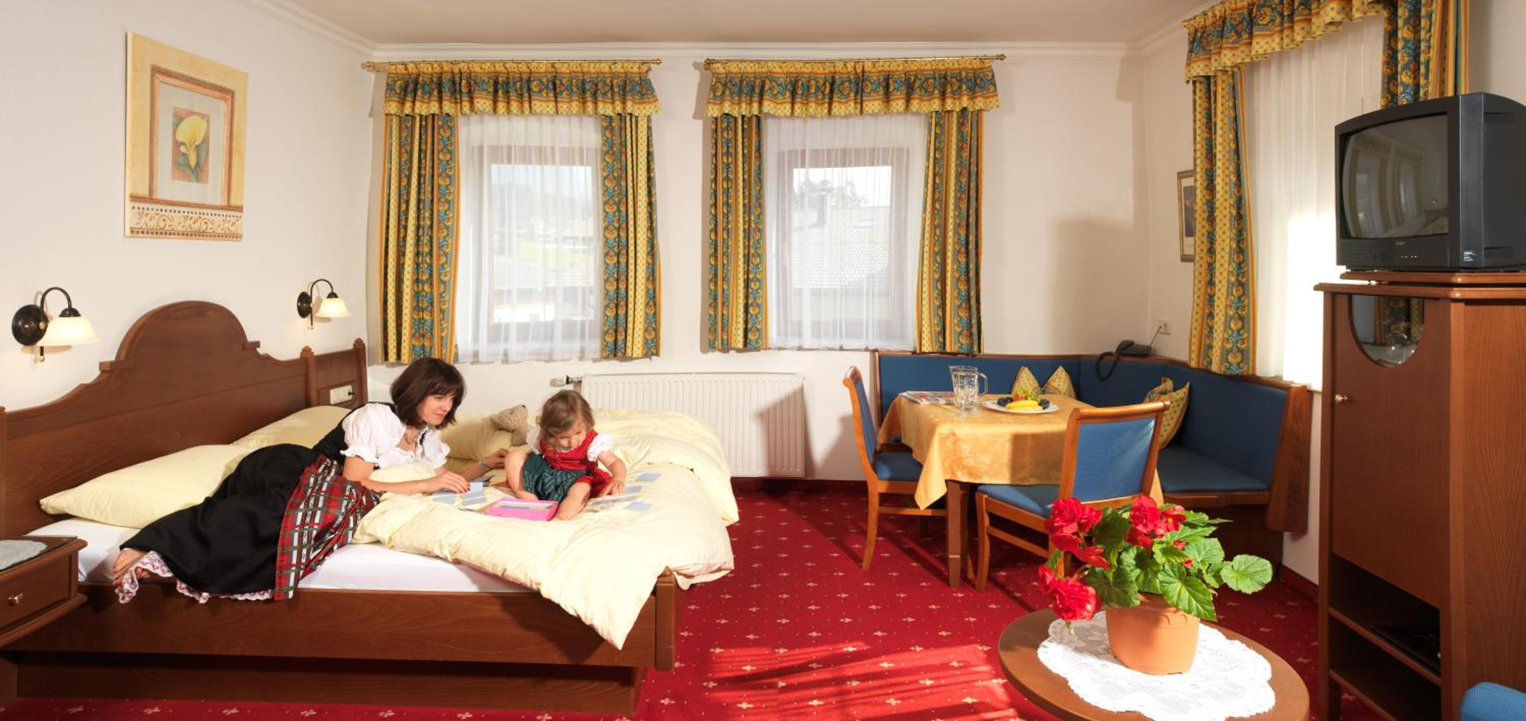 Family Room (2 Adults + 1 Child) photo 1