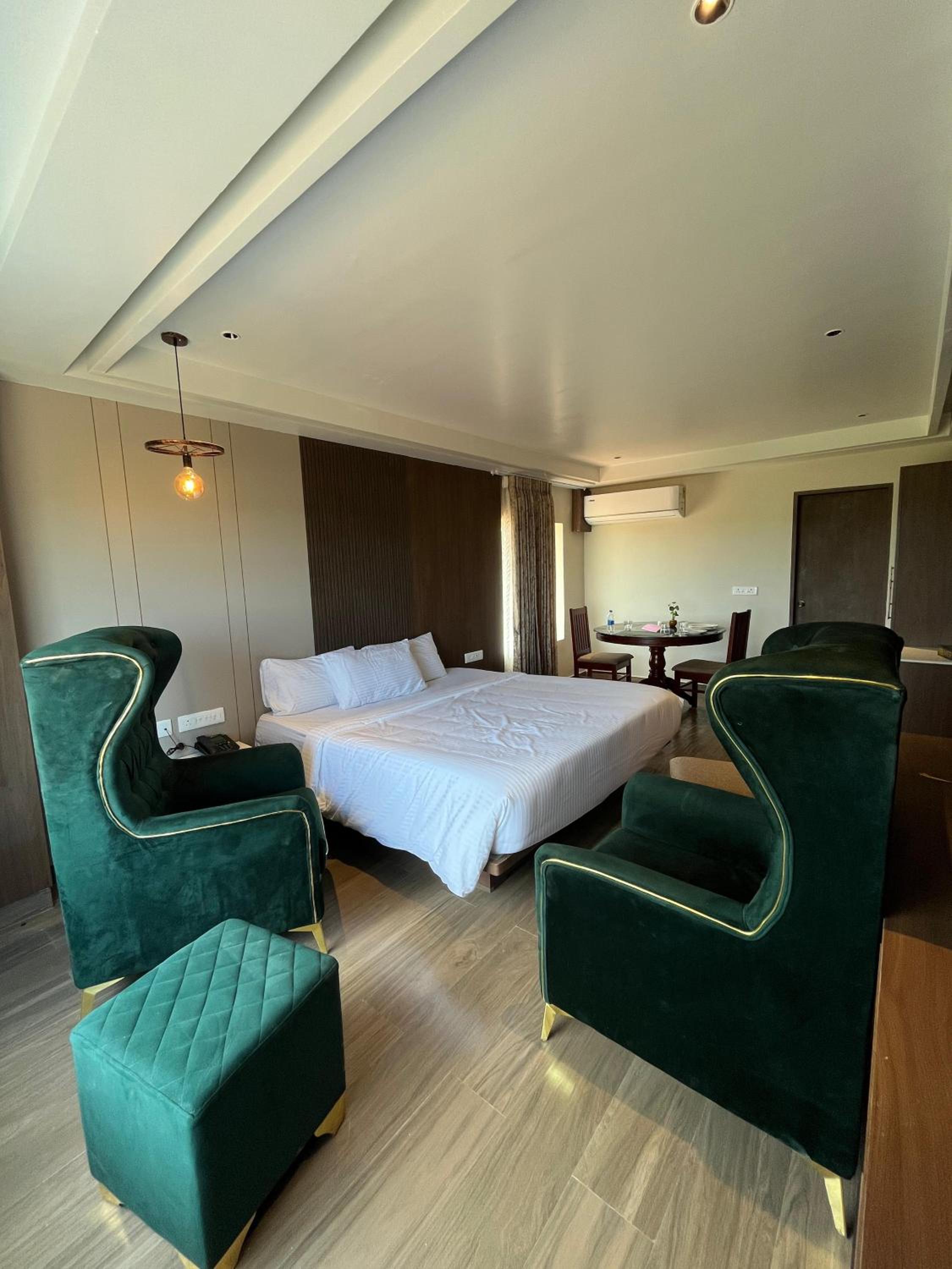 Suite with City View - Photo 1