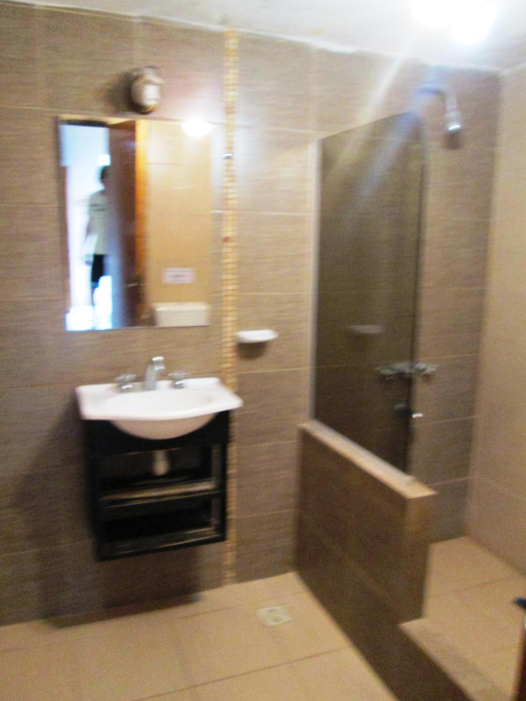 Family Room with Bathroom photo 3