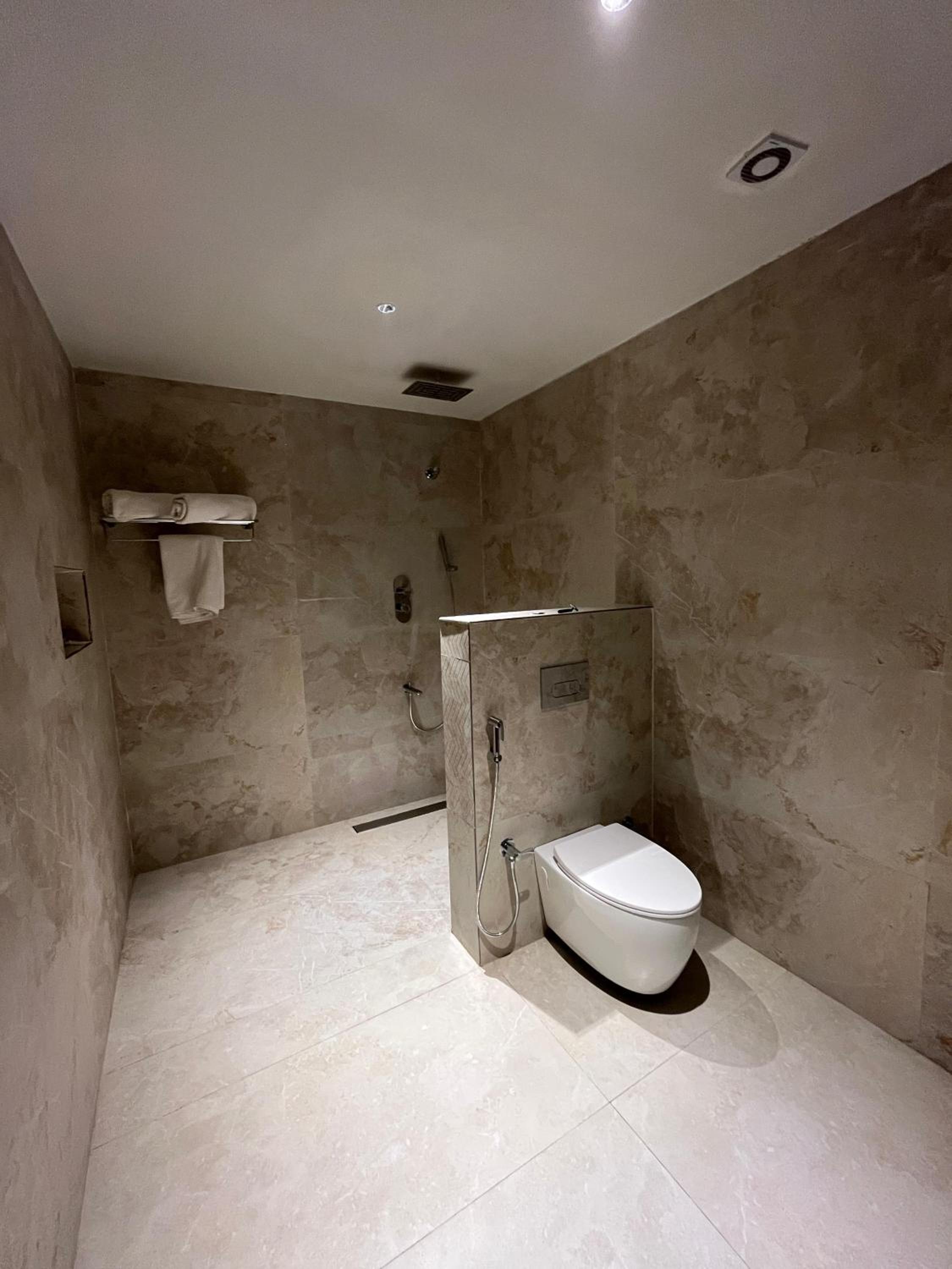 Suite with City View - Photo 5