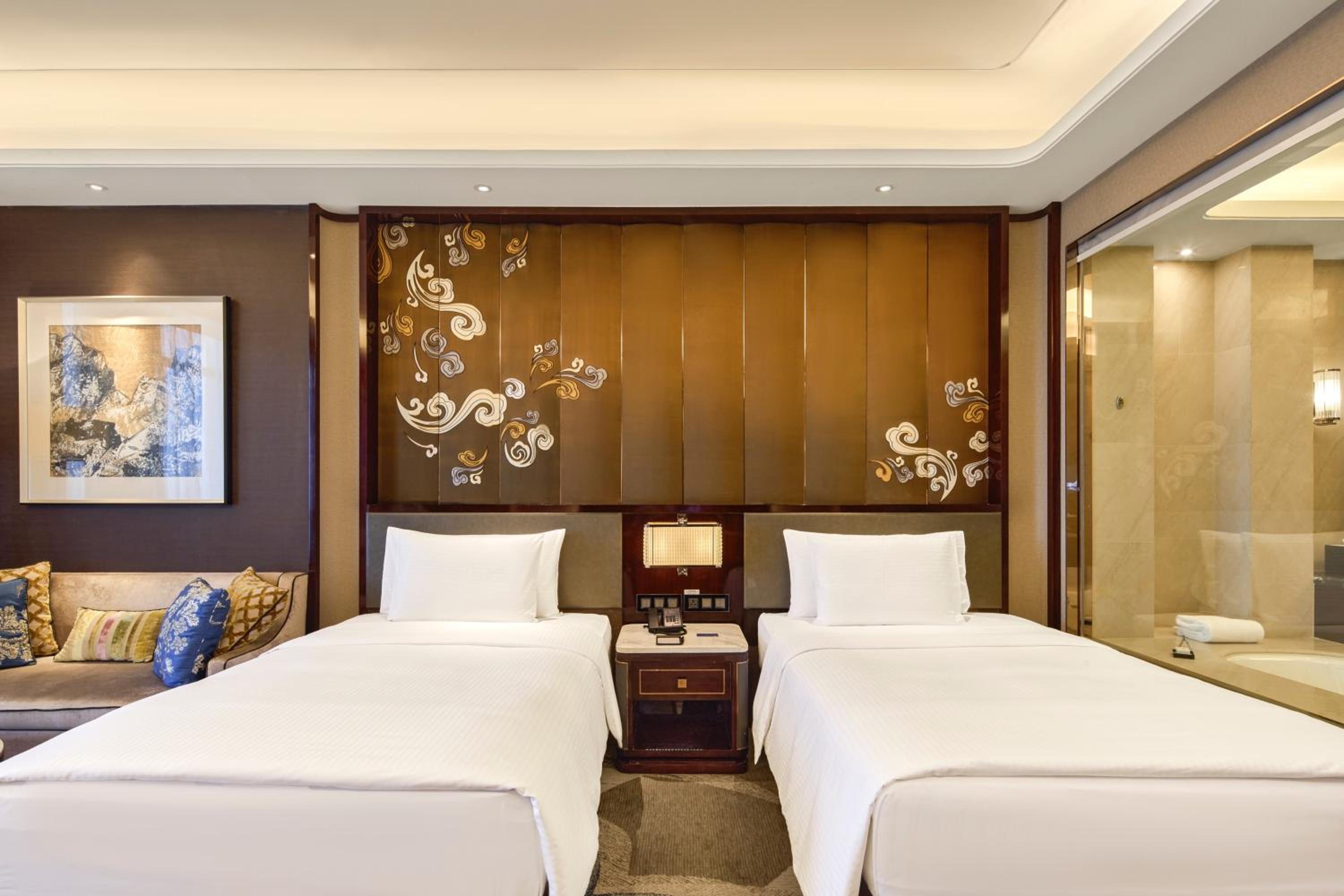 Superior Twin Room with Mountain View
