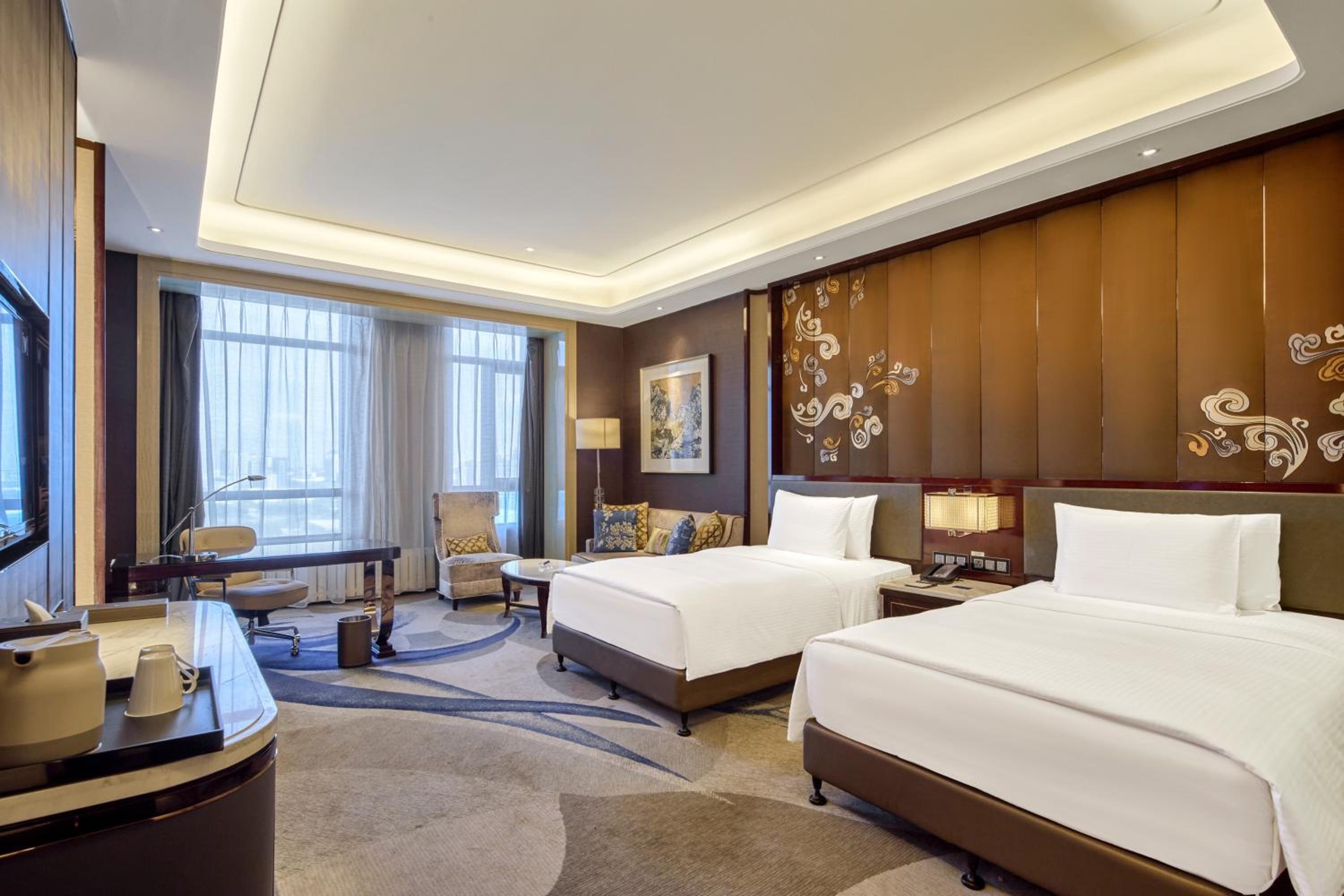 Superior Twin Room with Mountain View photo 2