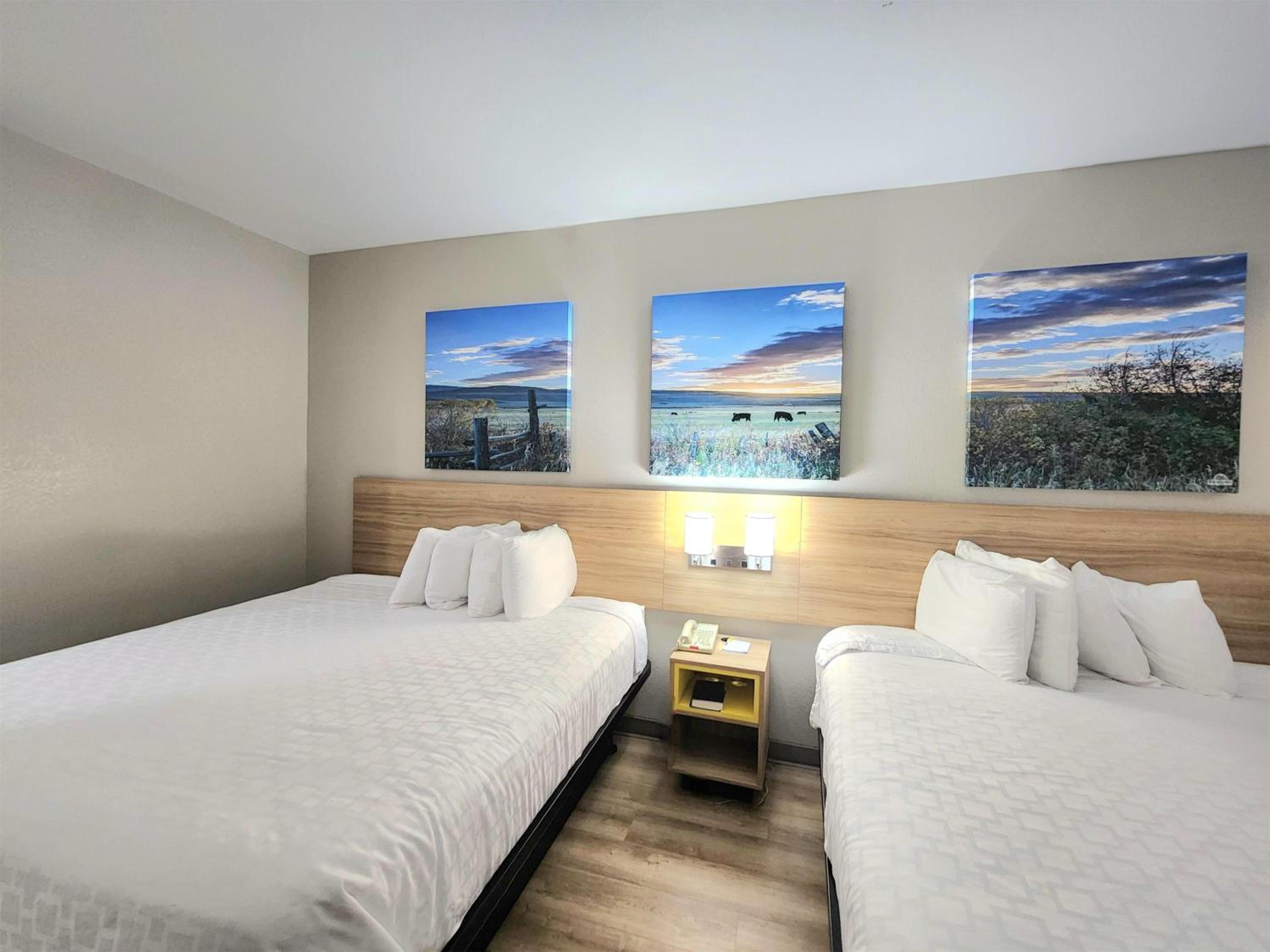 Two-Bedroom Executive Suite with Two King Beds - Non-Smoking - Photo 4