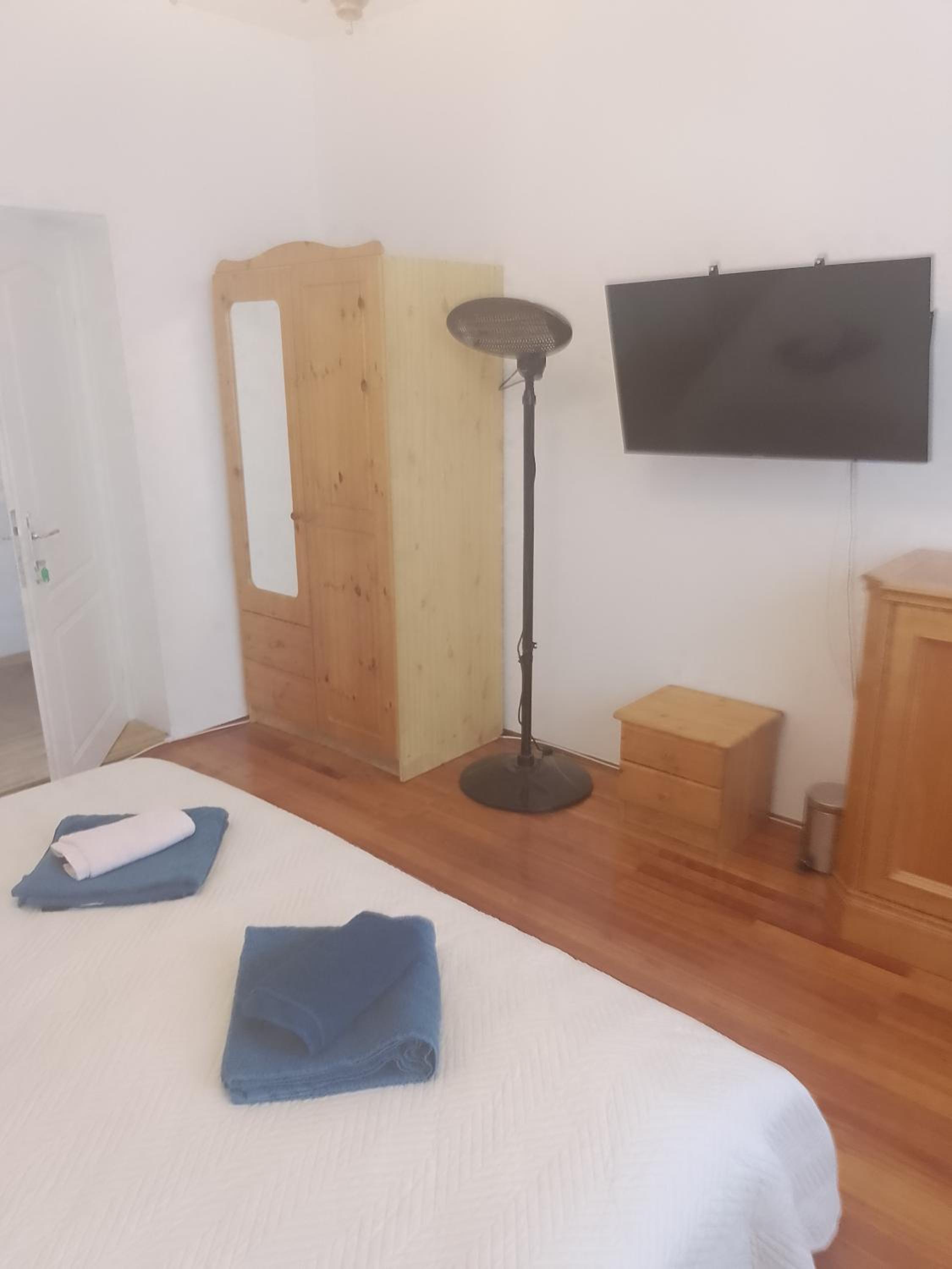 Classic Triple Room photo 2