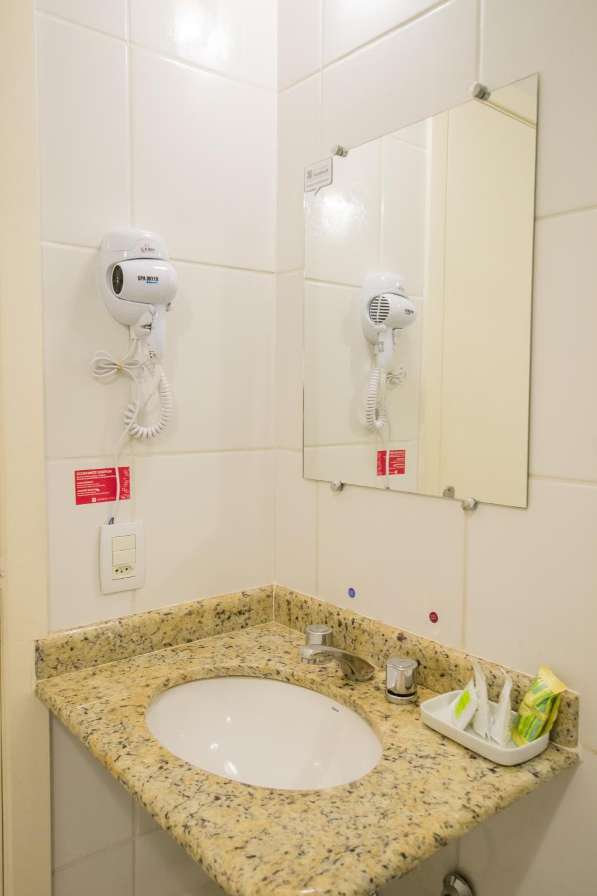 Executive Twin Room photo 3