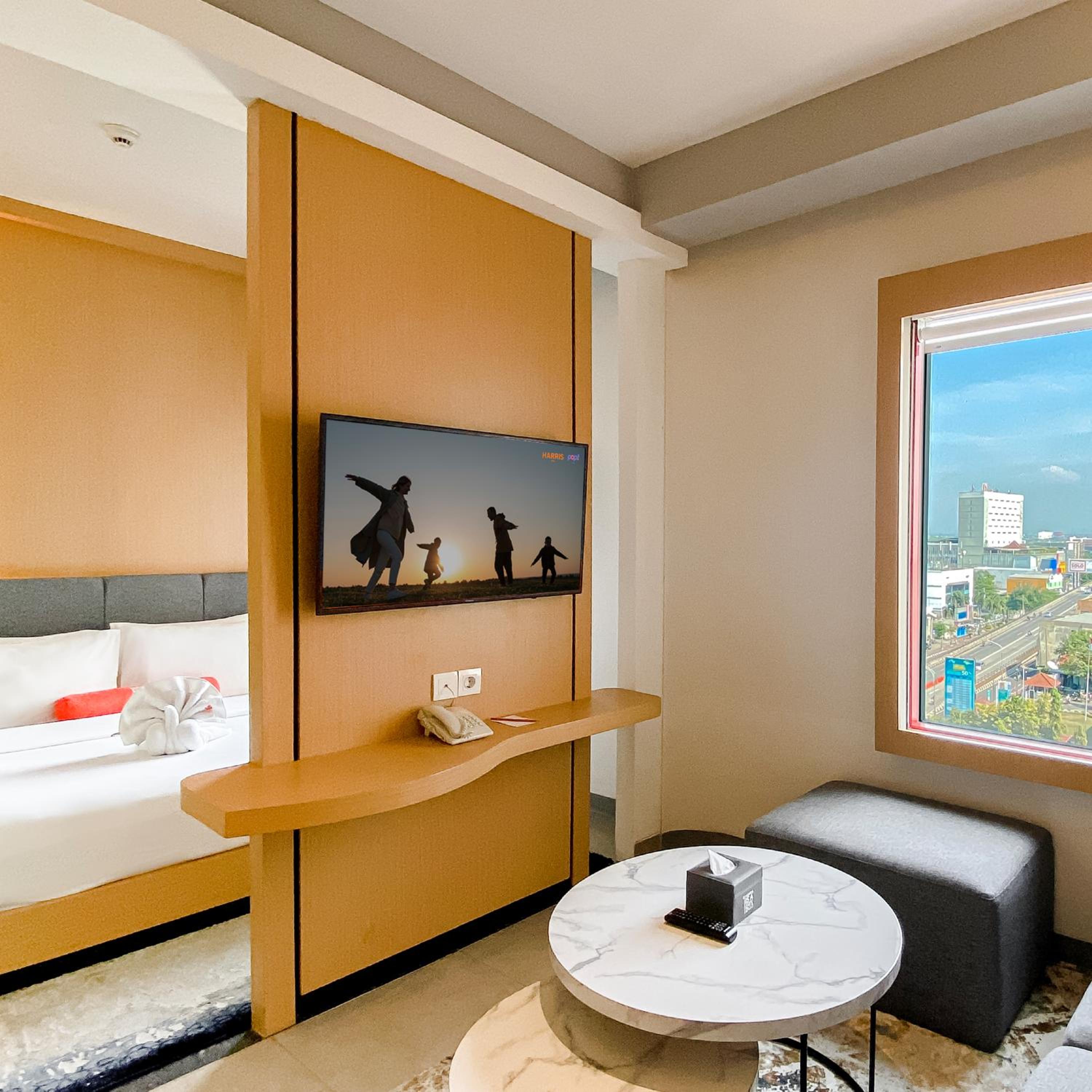 Junior Suite with City View - Photo 1