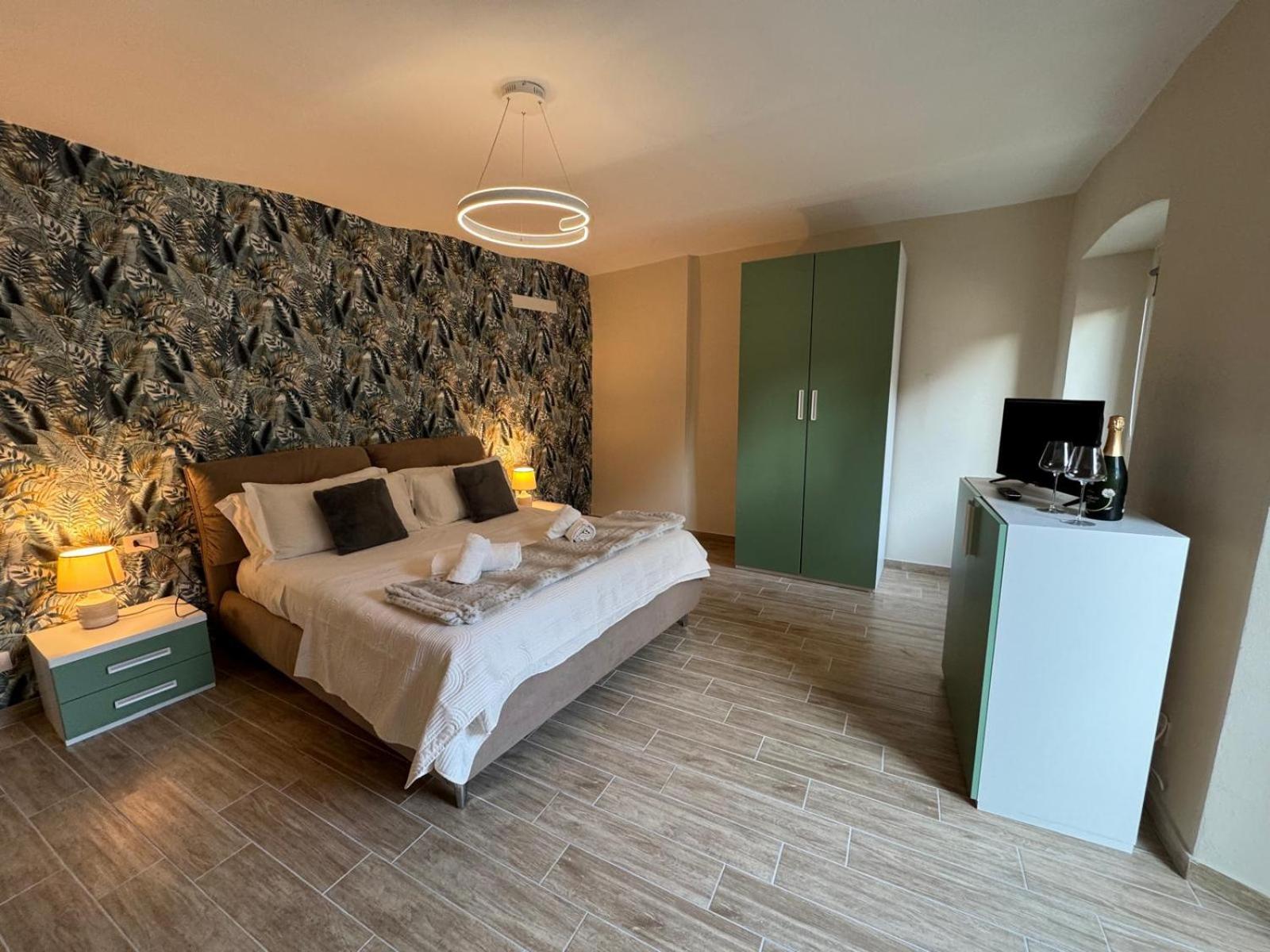 Suite with Spa Bath photo 1