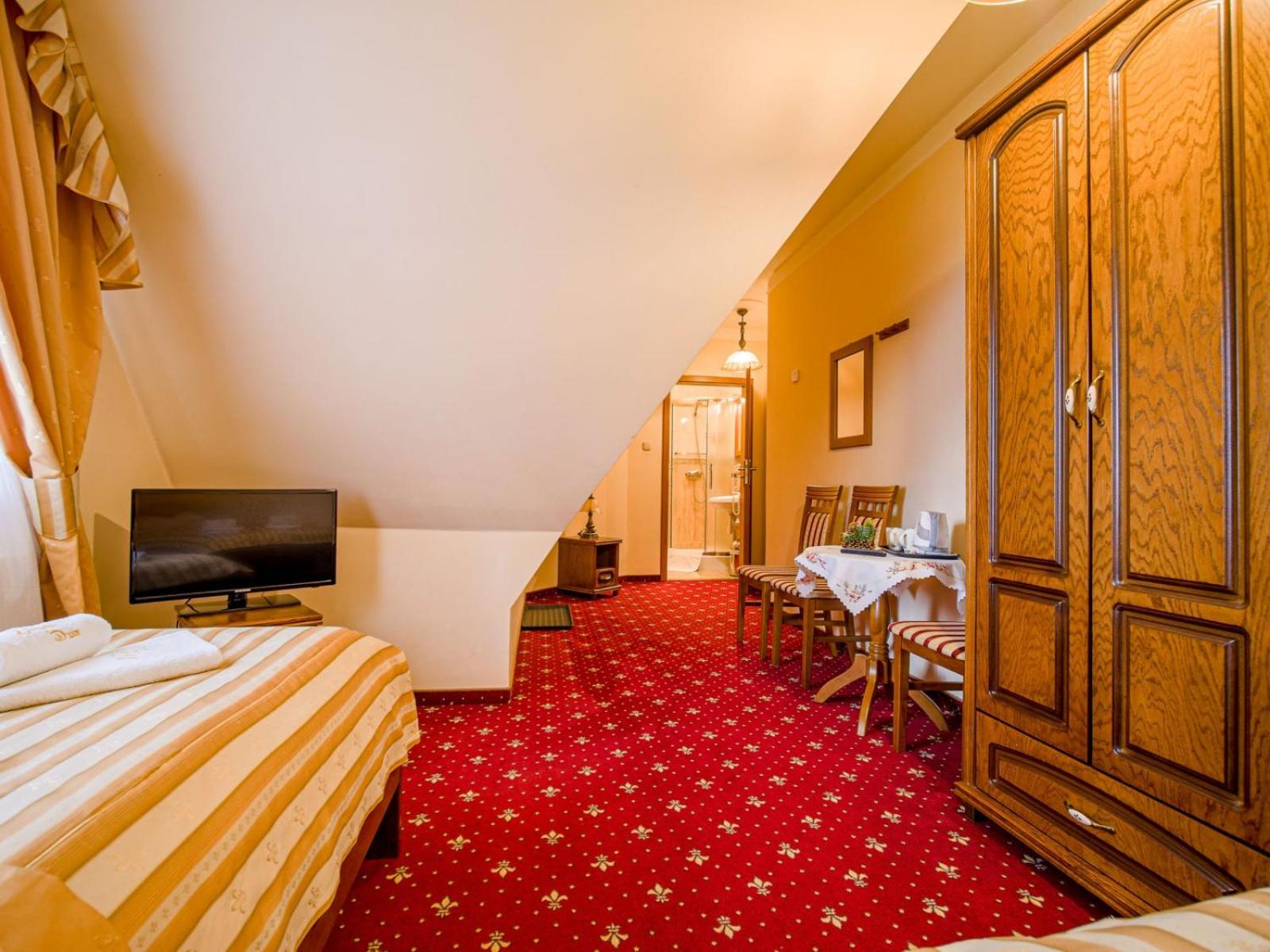 Basic Triple Room photo 1