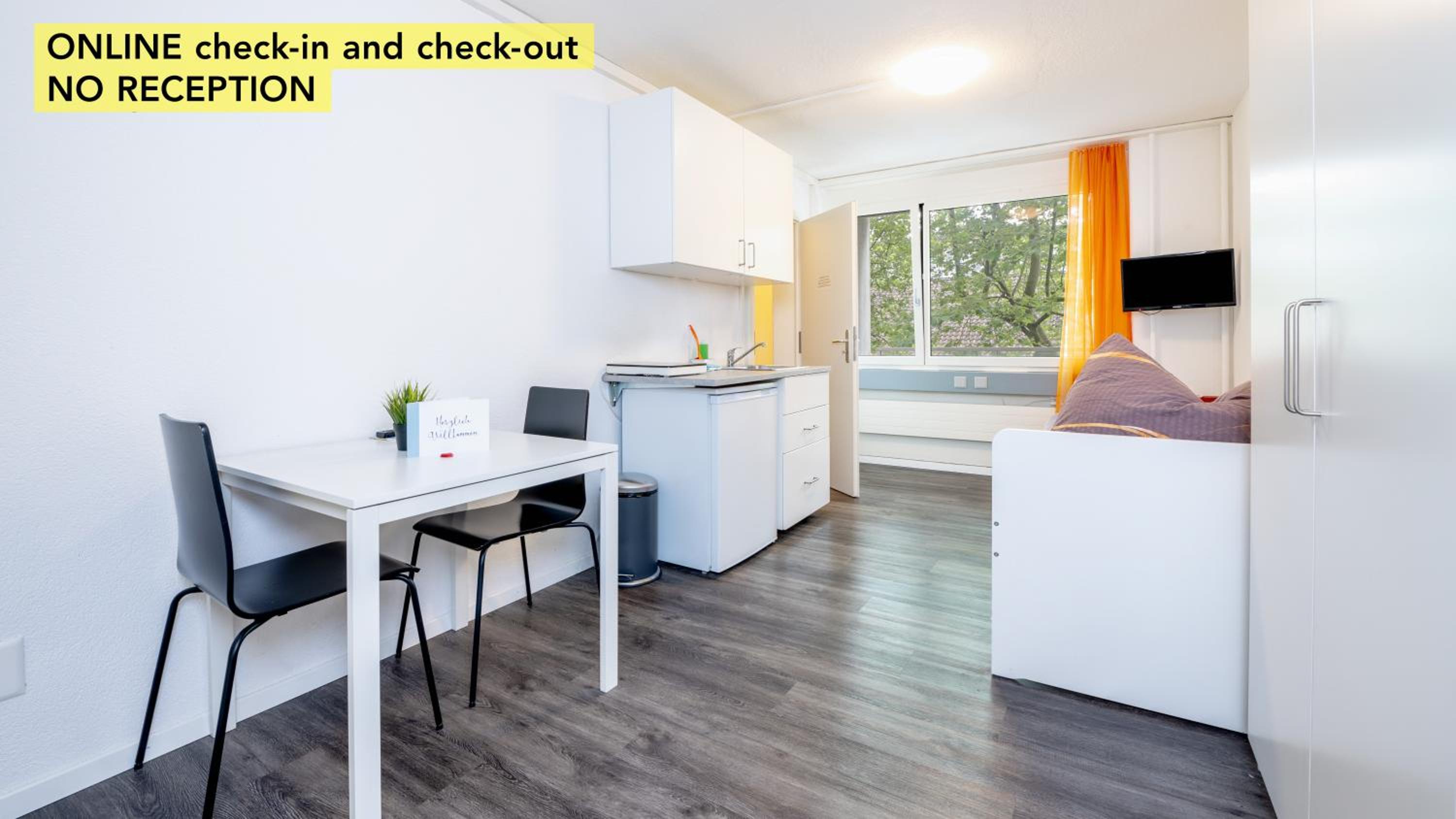 Standard Apartment with External Private Bathroom
