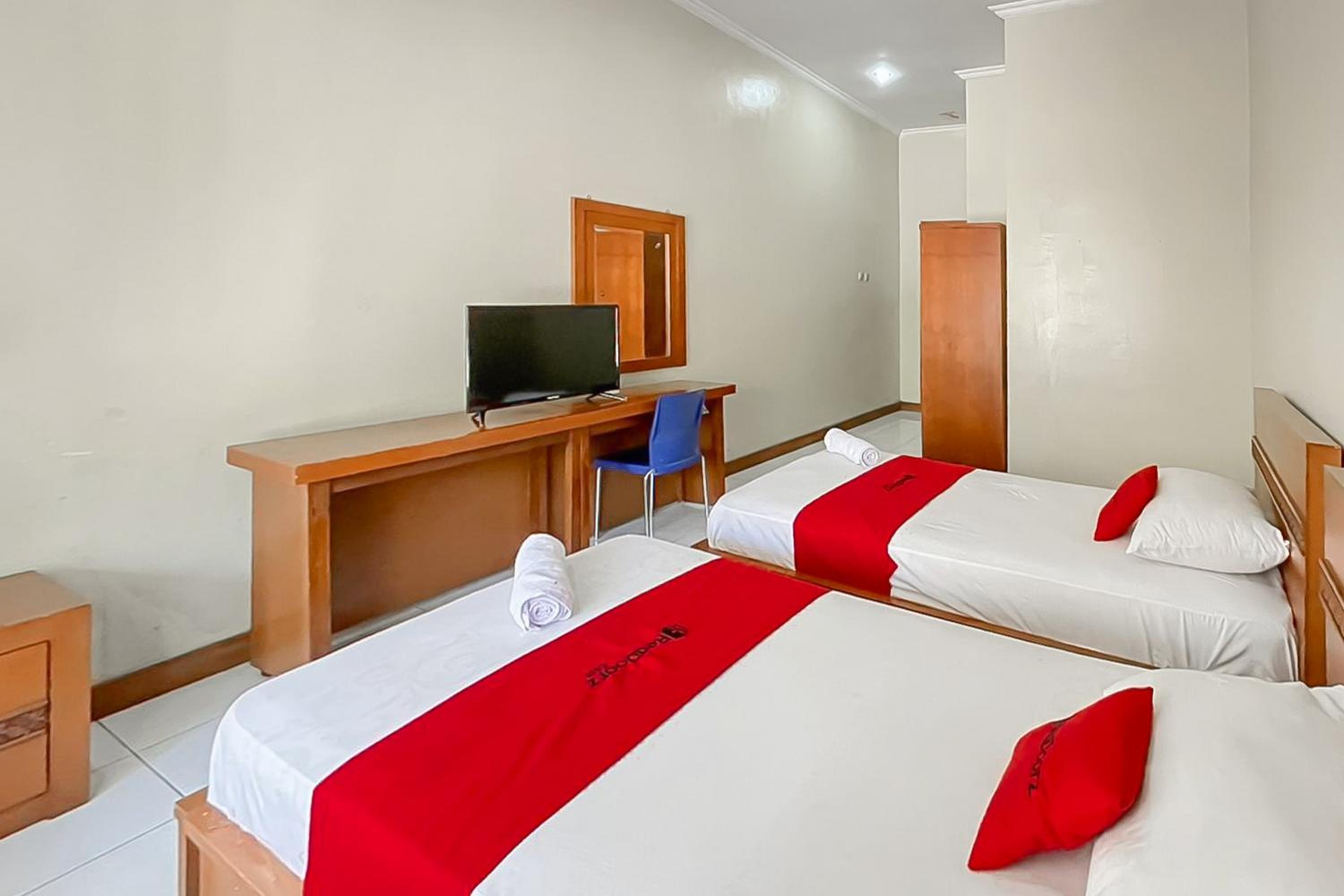 Standard Twin Room - Photo 5