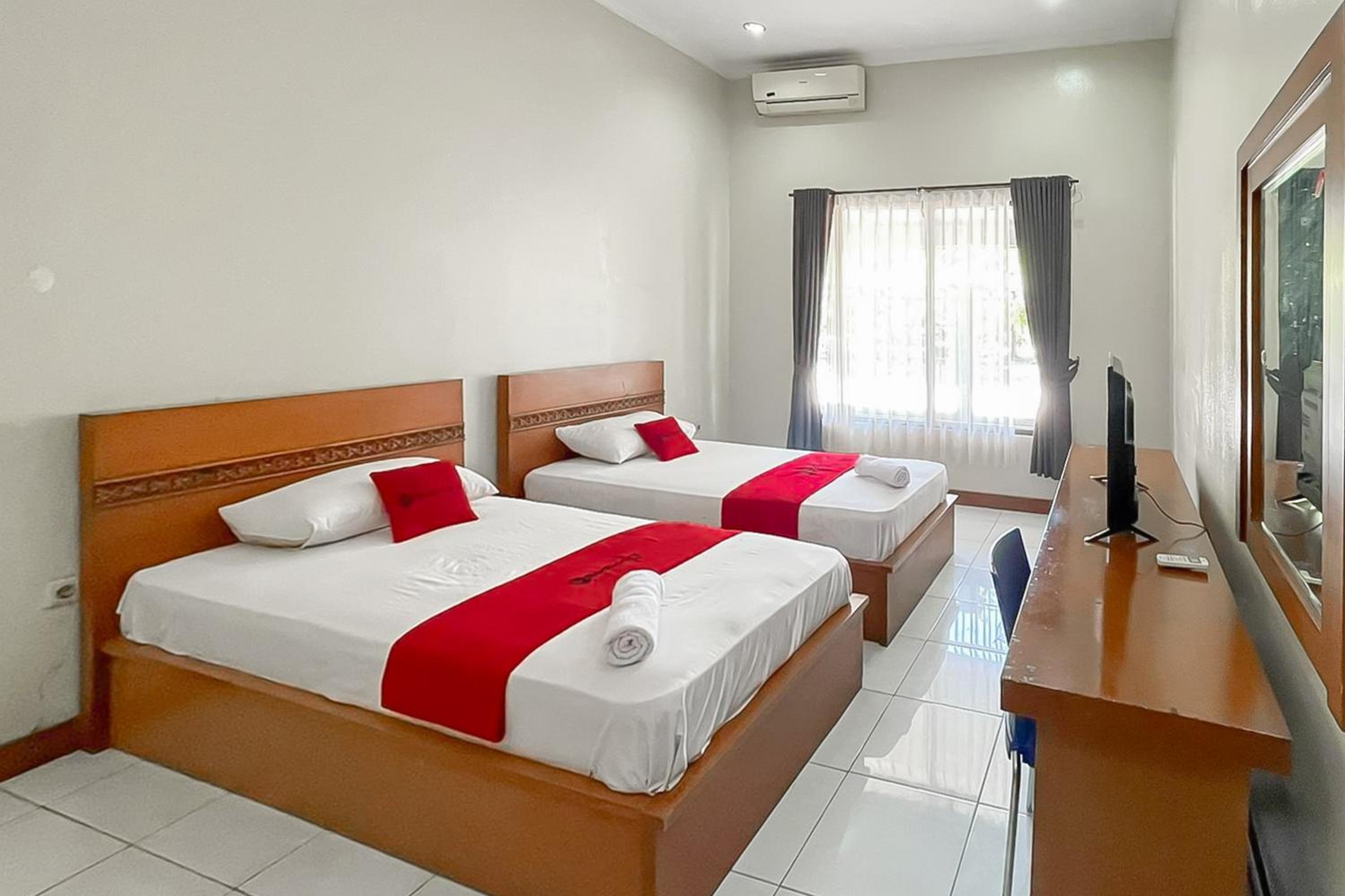 Standard Twin Room - Photo 4