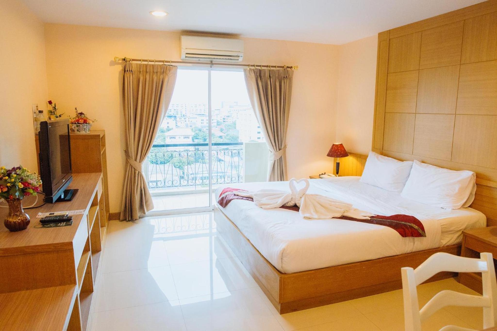 Metro Deluxe Double or Twin Room photo 1