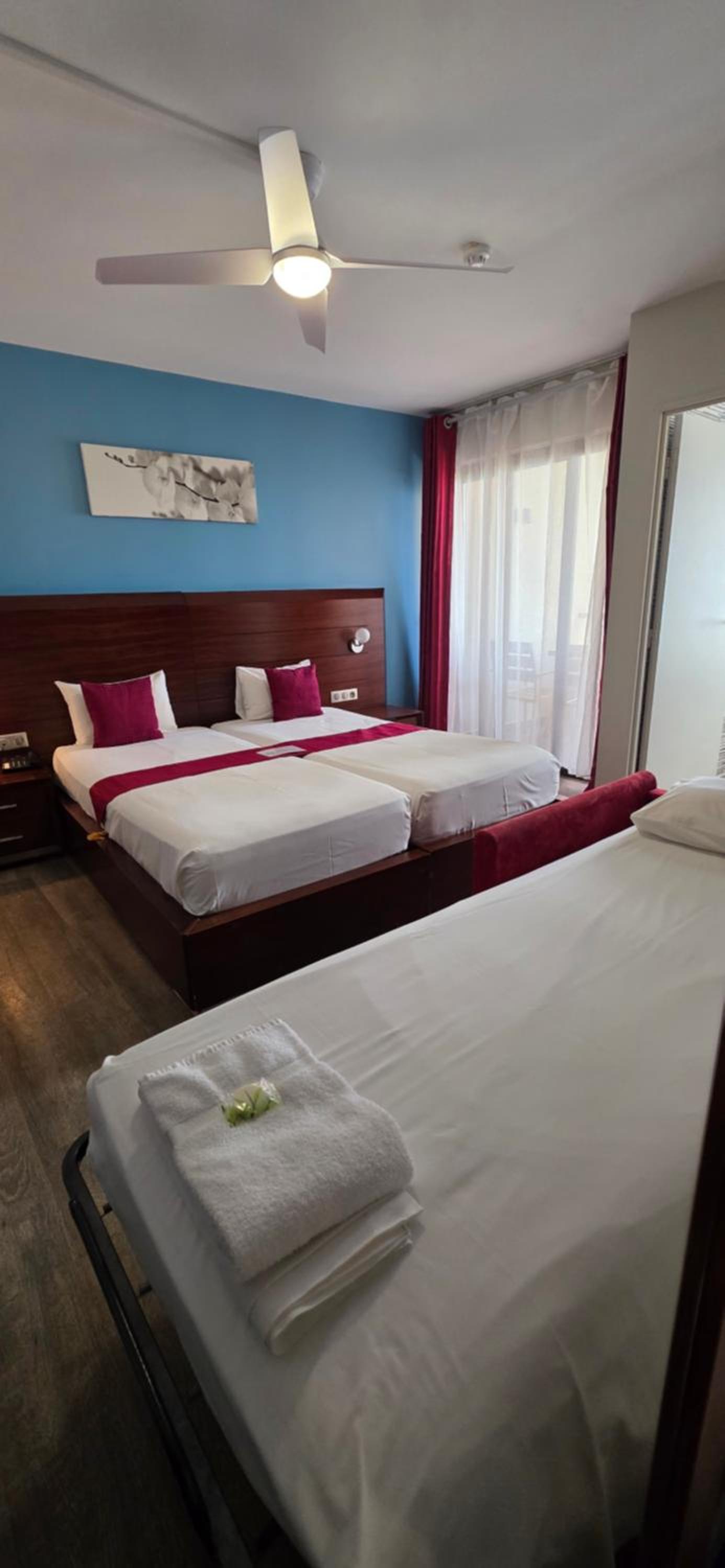 Standard Room - 3 Single Beds photo 2