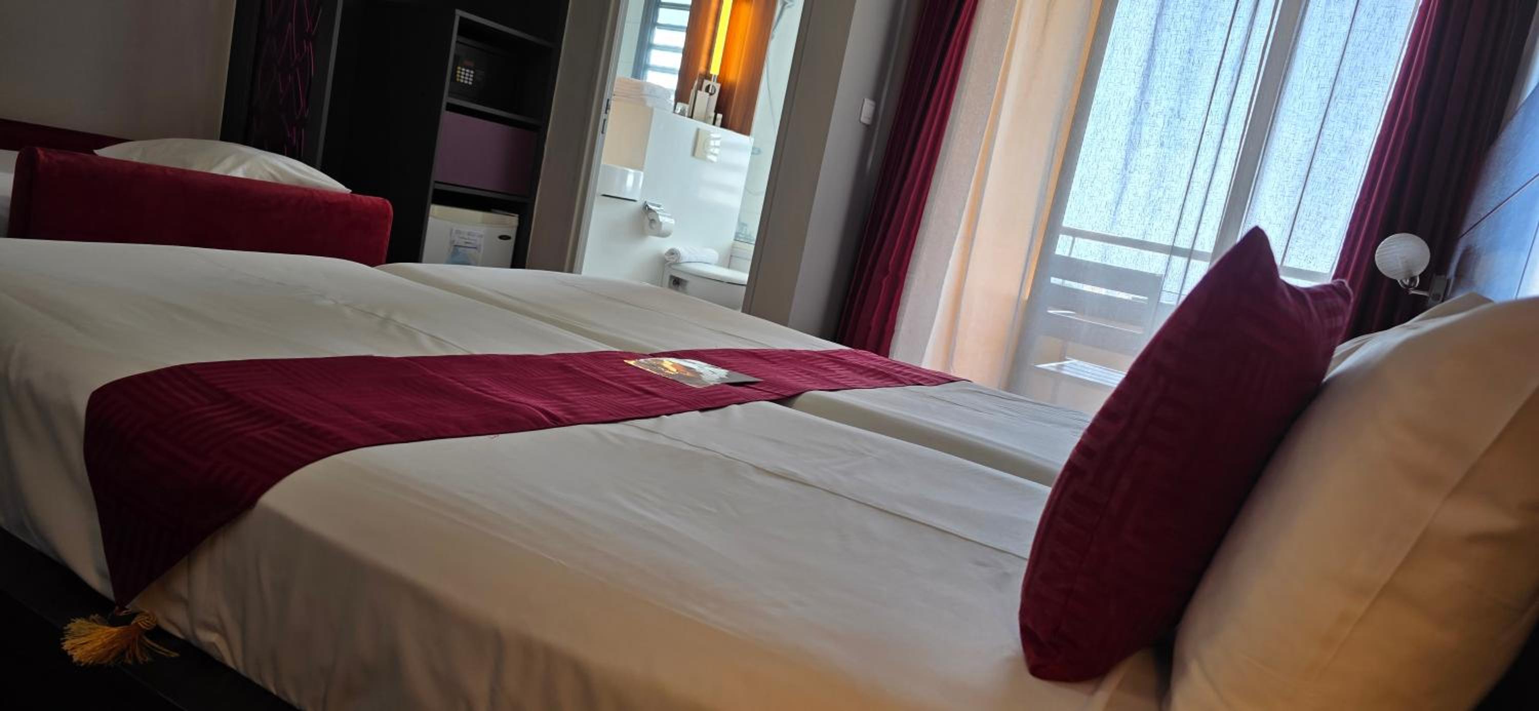 Standard Room - 3 Single Beds photo 3