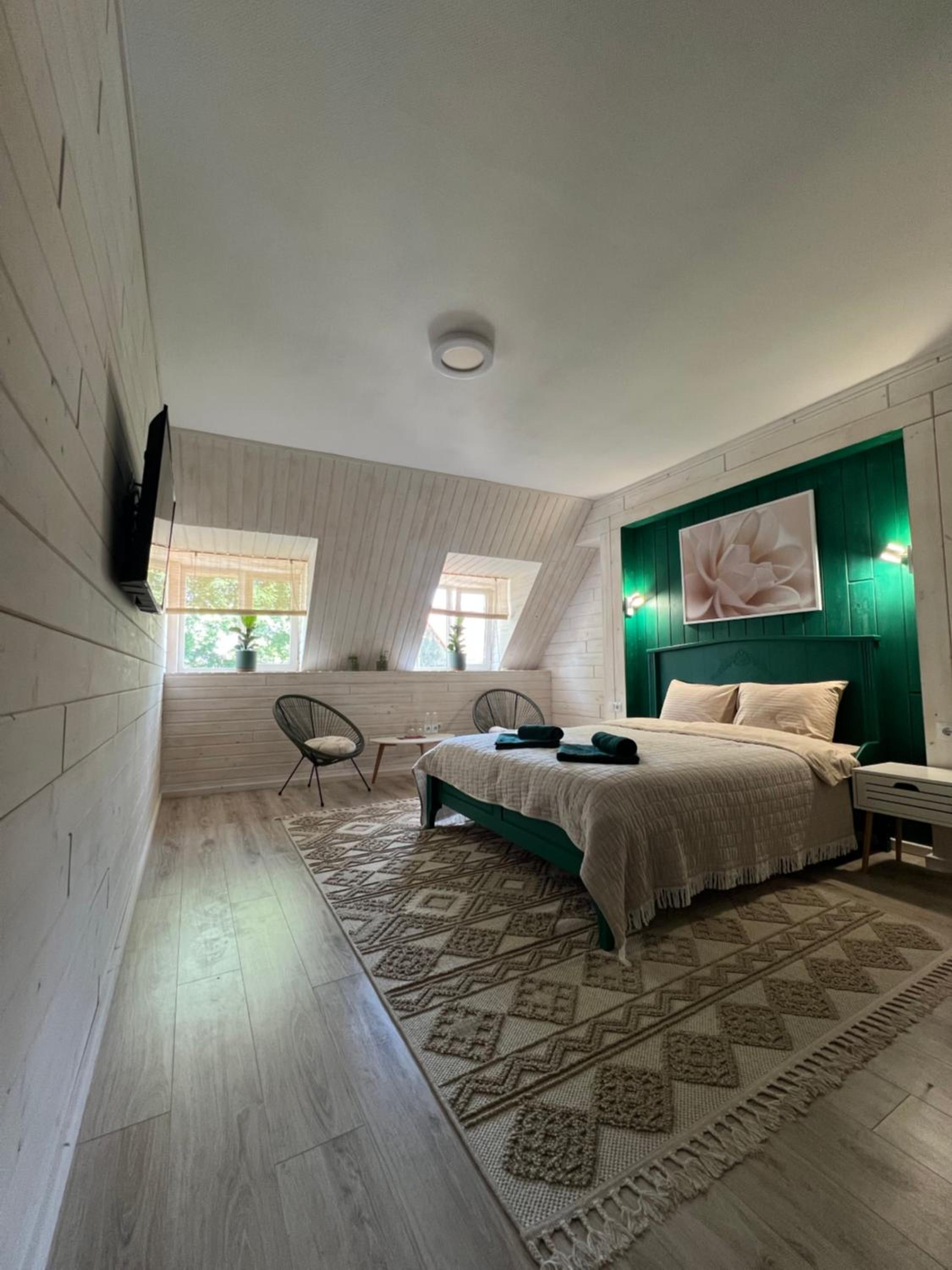 Deluxe One-Bedroom Apartment with City View