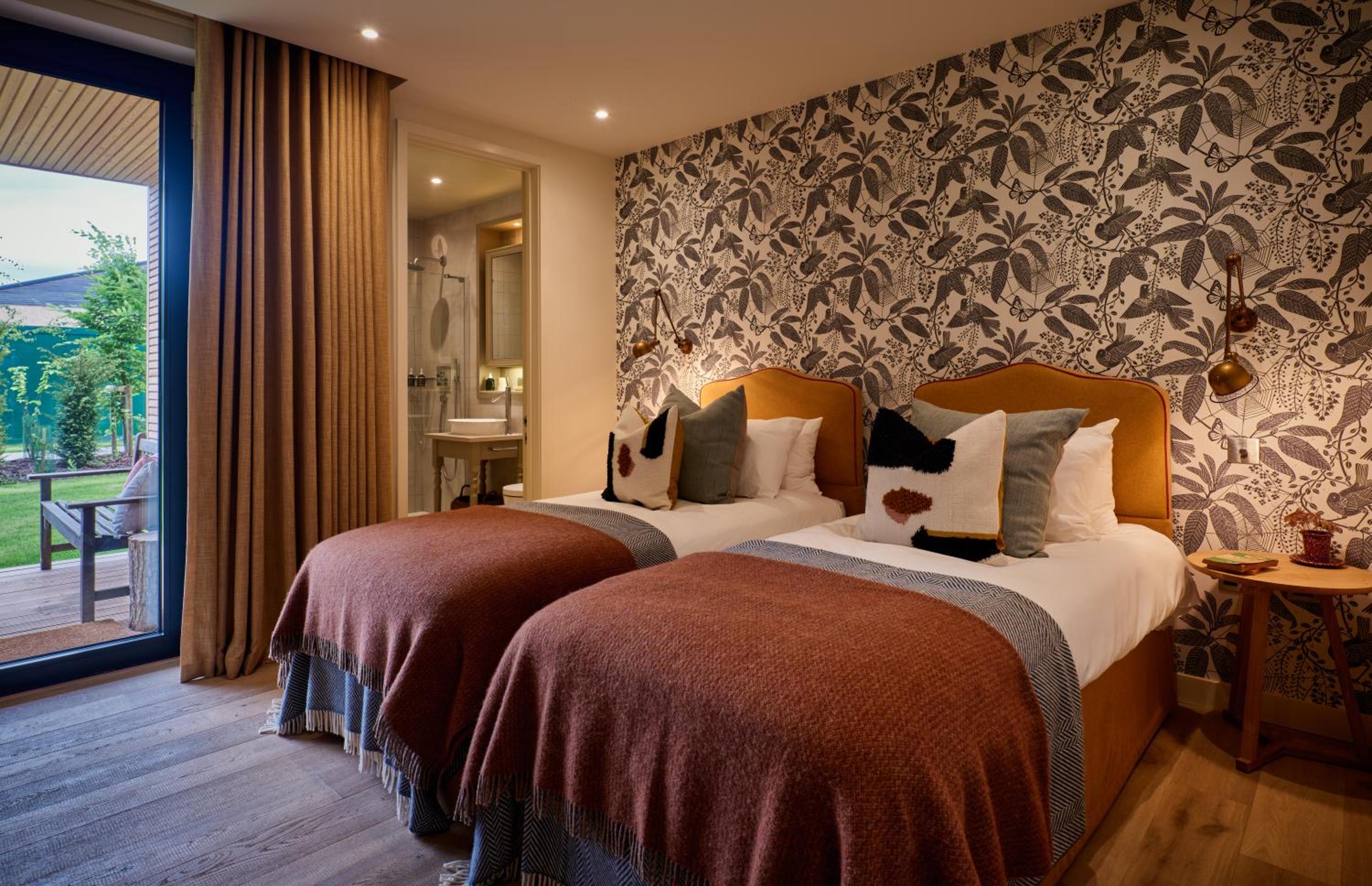 Superior King Room photo 2