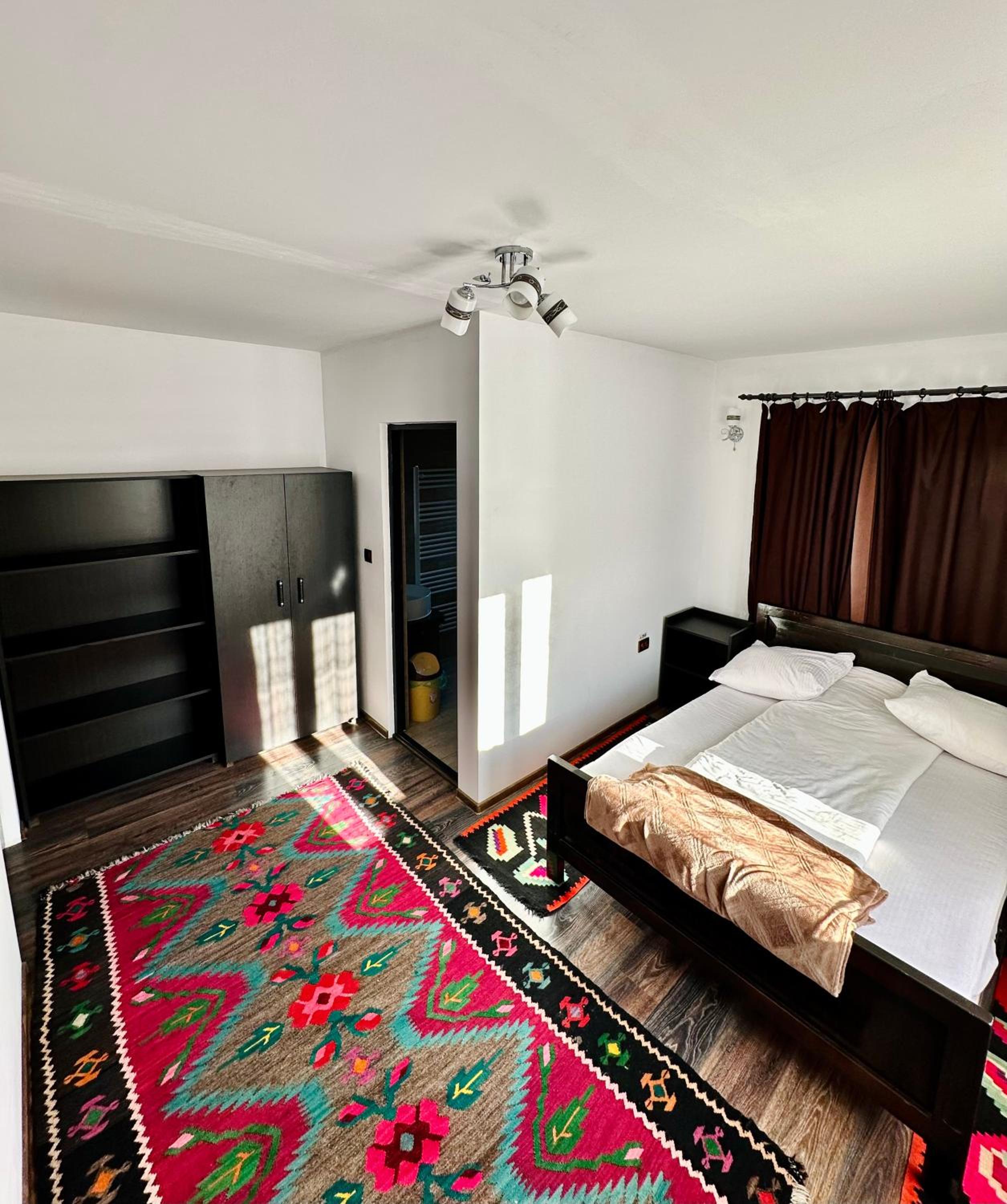 Double Room with Private Bathroom photo 2