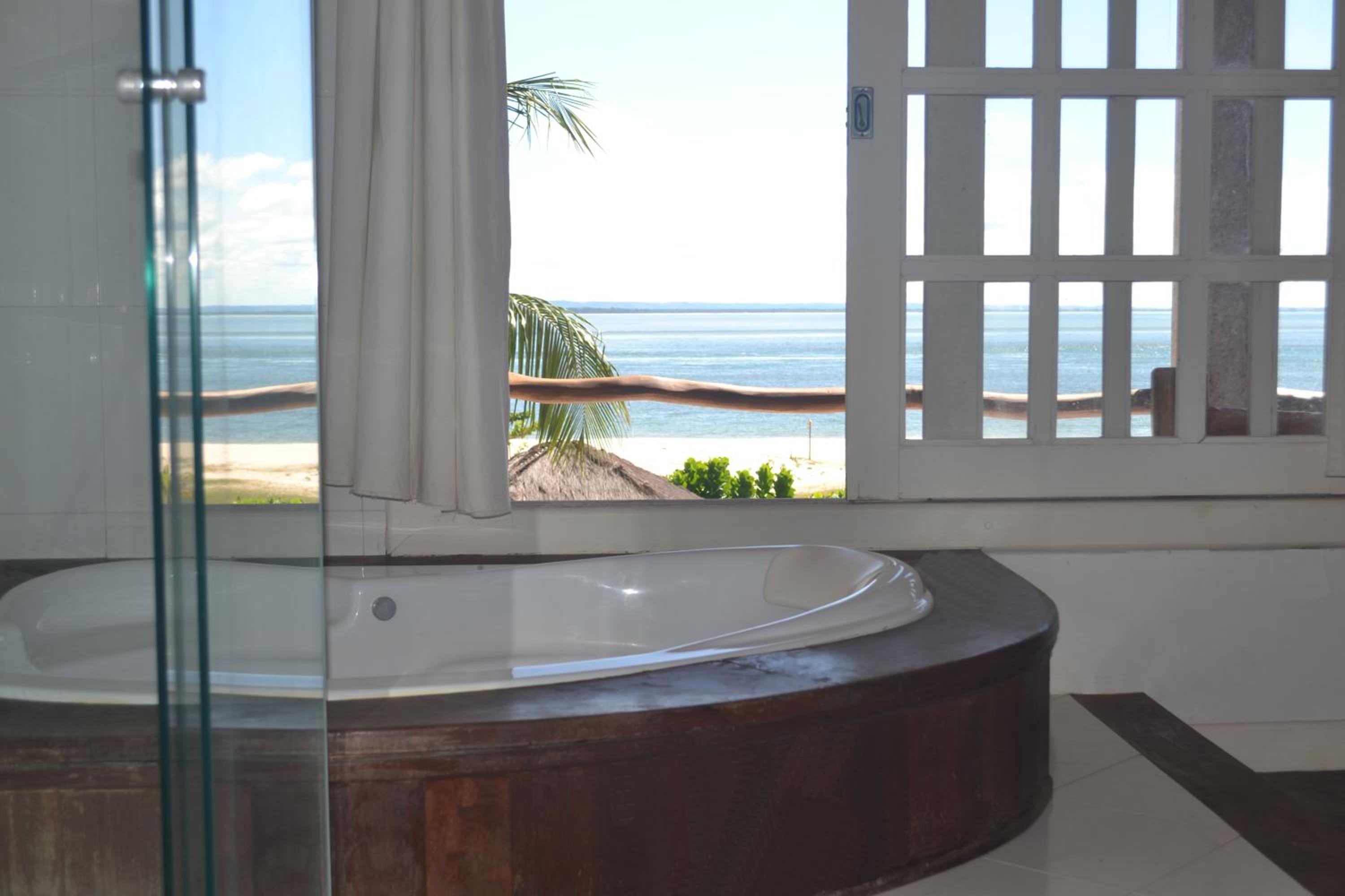 Deluxe Suite with Sea View photo 2