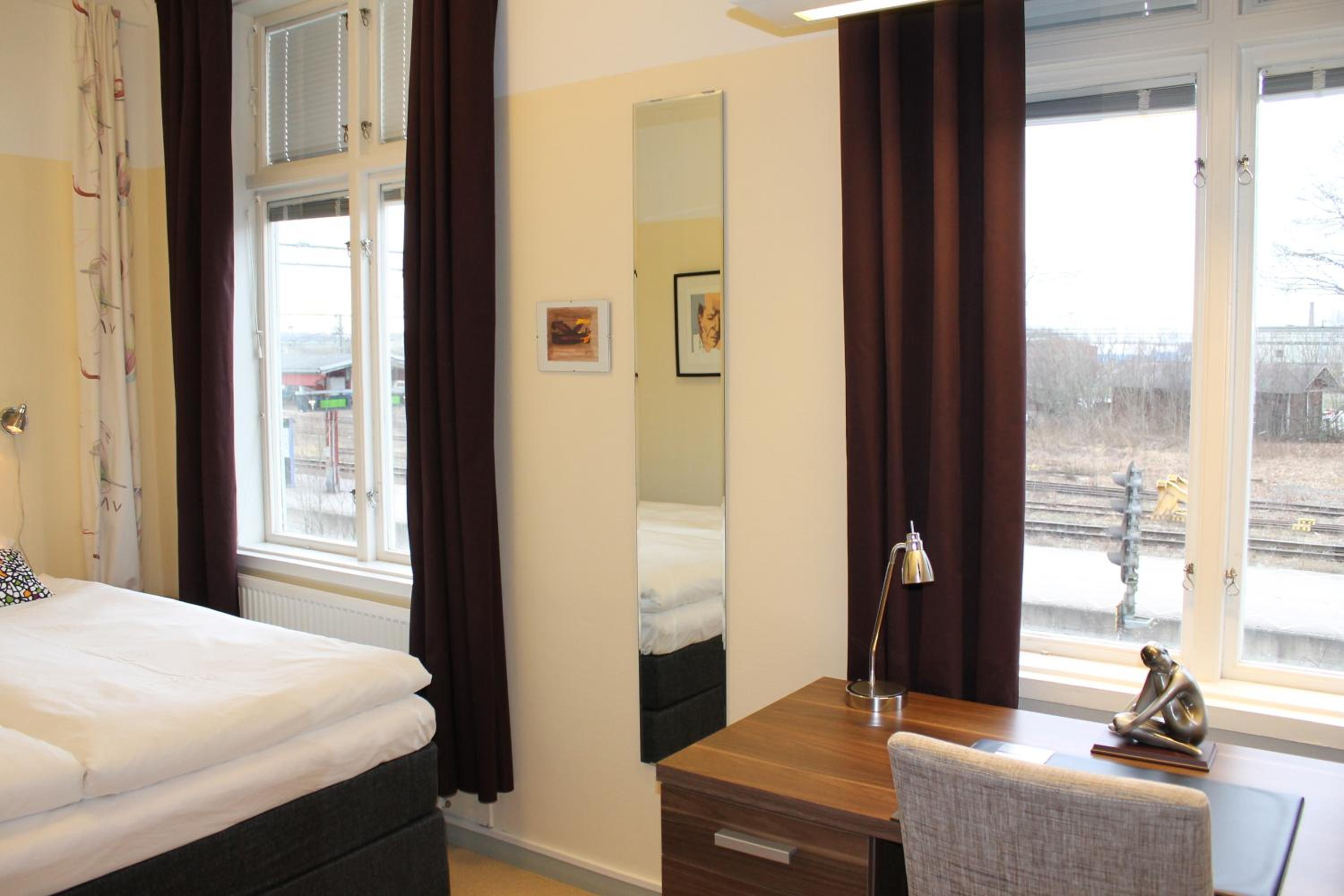 Double Room with Shared Bathroom photo 3