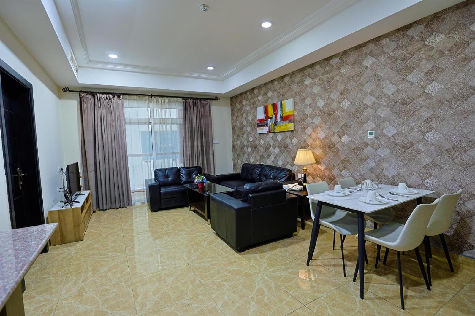 One-Bedroom Apartment with Balcony photo 2