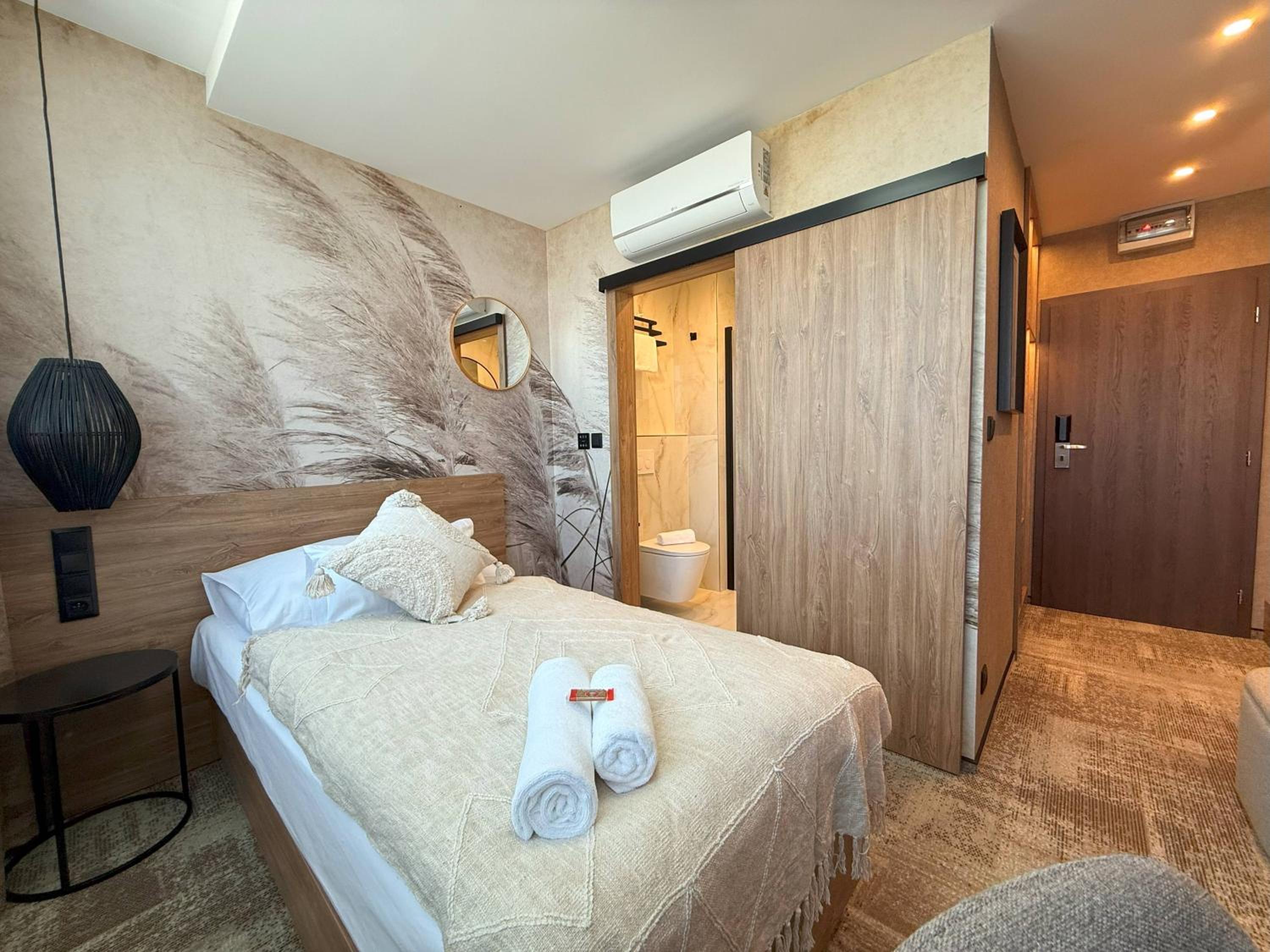 Deluxe Single Room