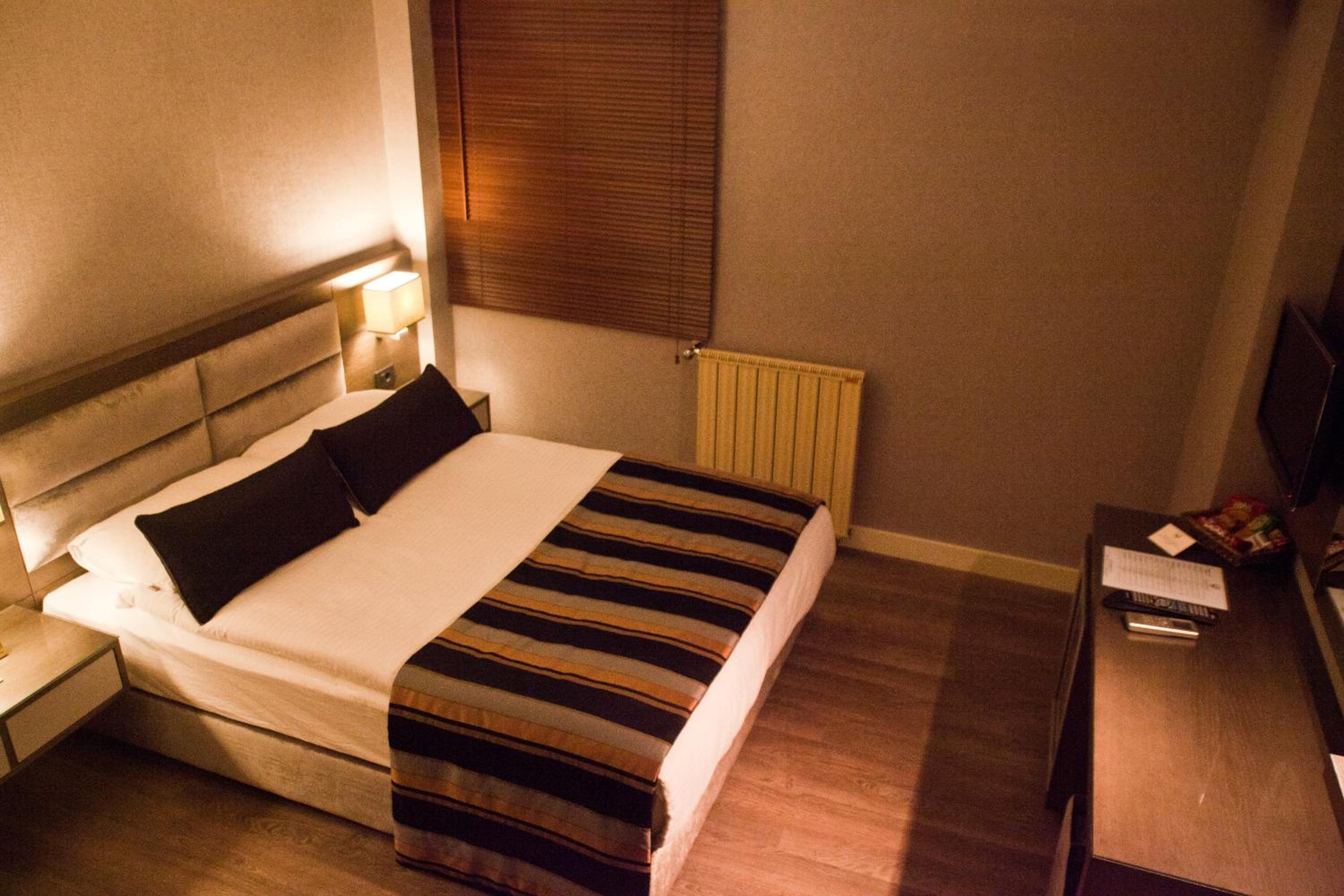 Budget Single Room thumbnail 5